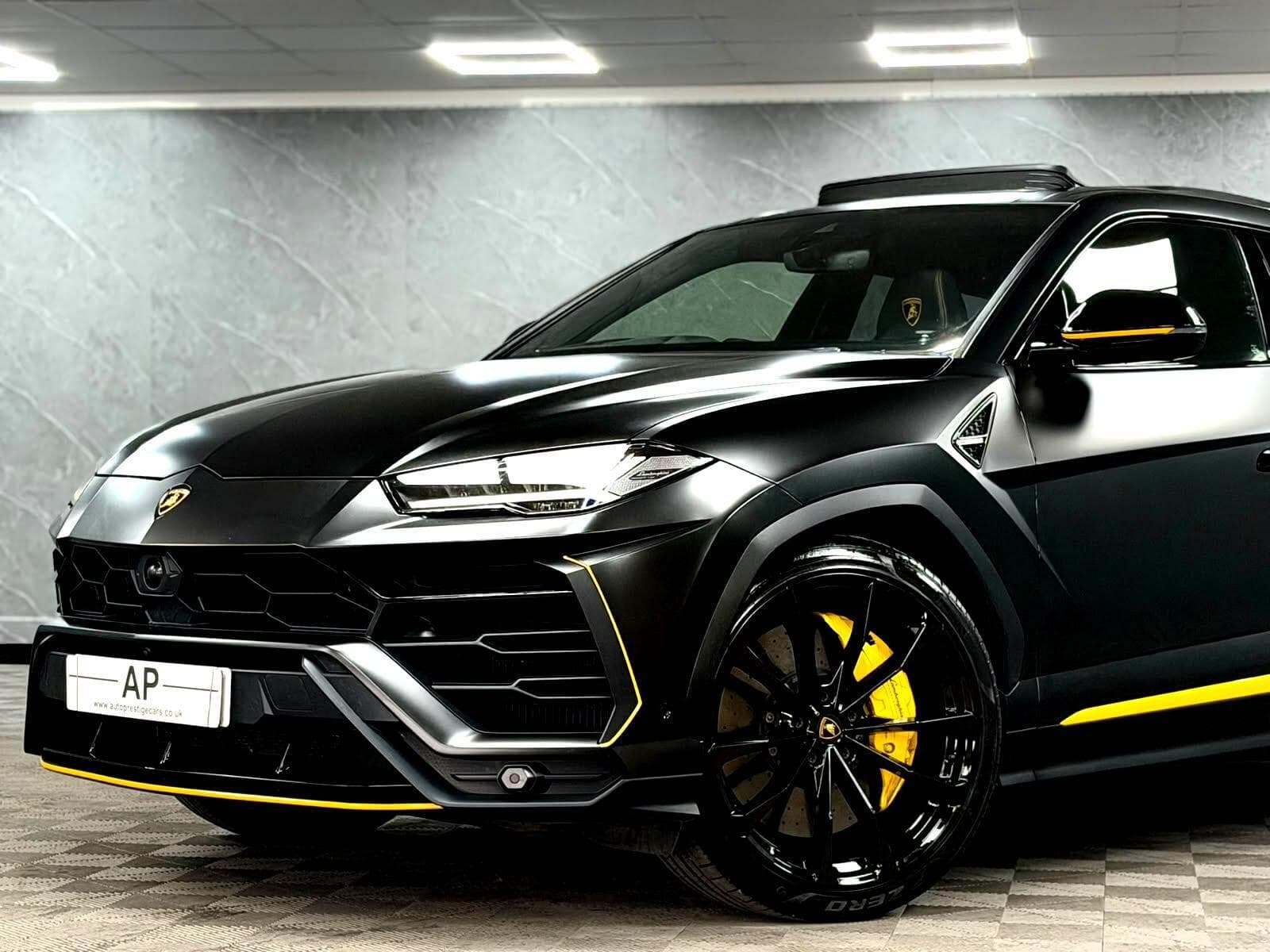 2022 Lamborghini Urus - Thumbnail 6