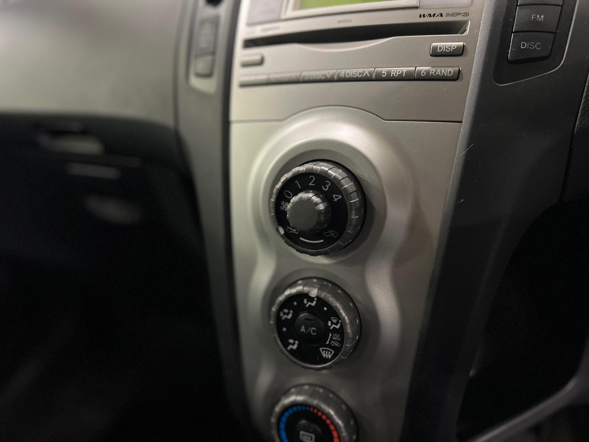 2008 Toyota Yaris - Thumbnail 30