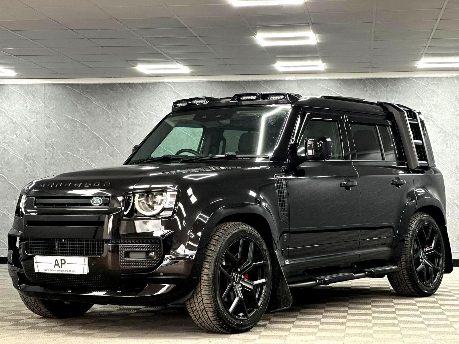 2025 Land Rover Defender 110 - Thumbnail 12