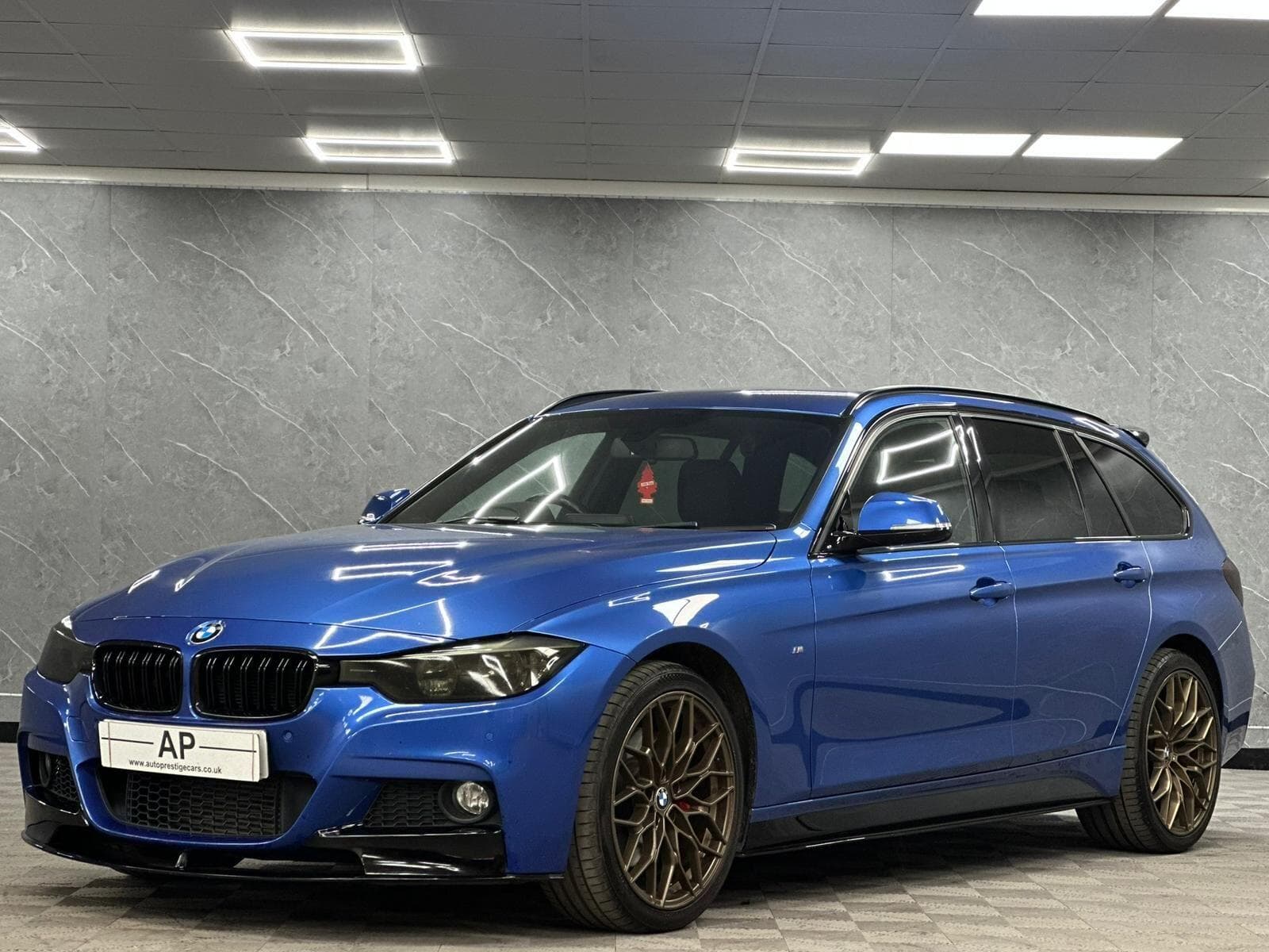 2015 BMW 3 Series - Thumbnail 11