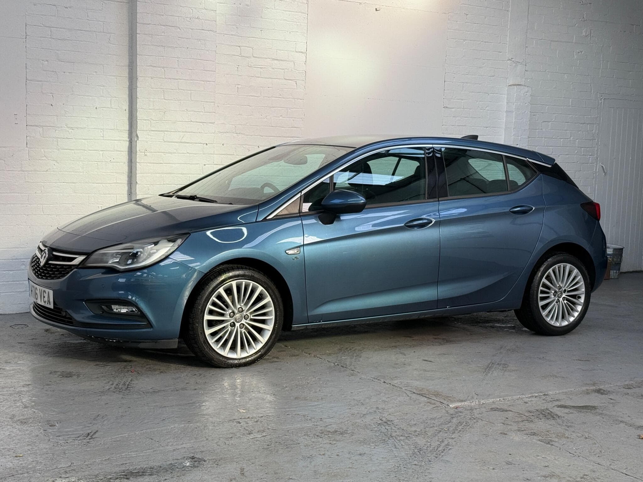 2016 Vauxhall Astra - Thumbnail 7