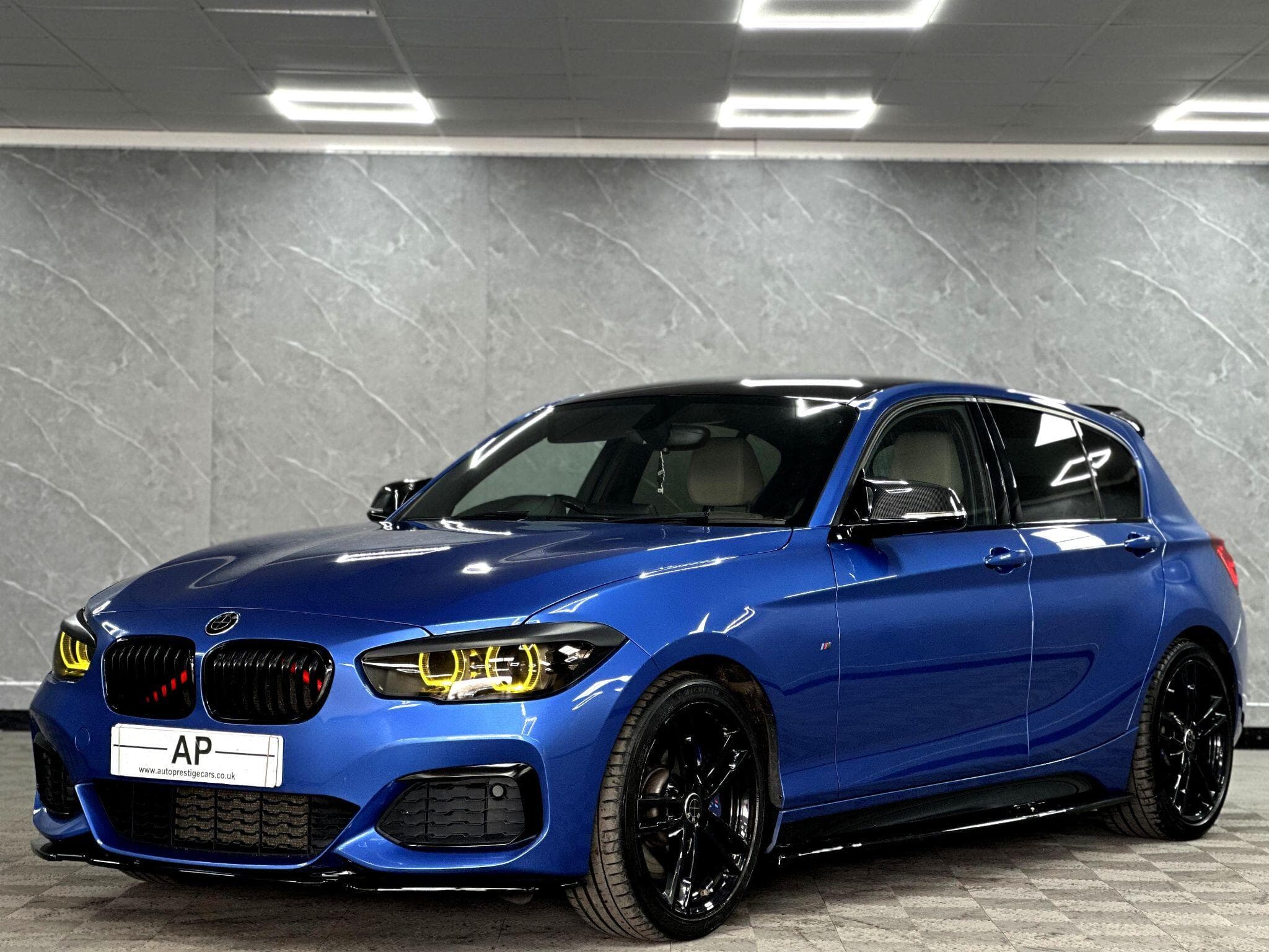 2017 BMW 1 Series - Thumbnail 5