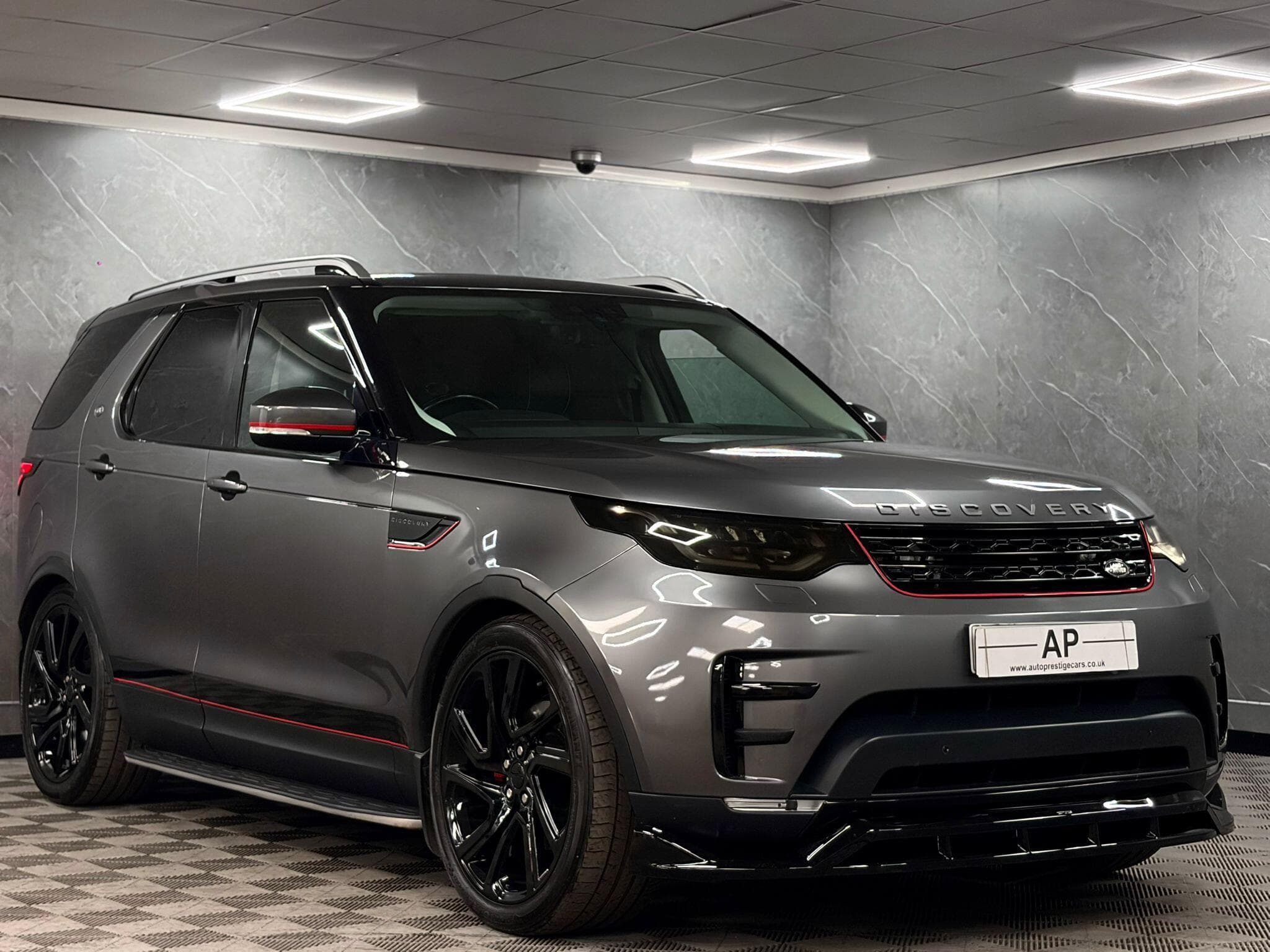 2017 Land Rover Discovery - Thumbnail 37