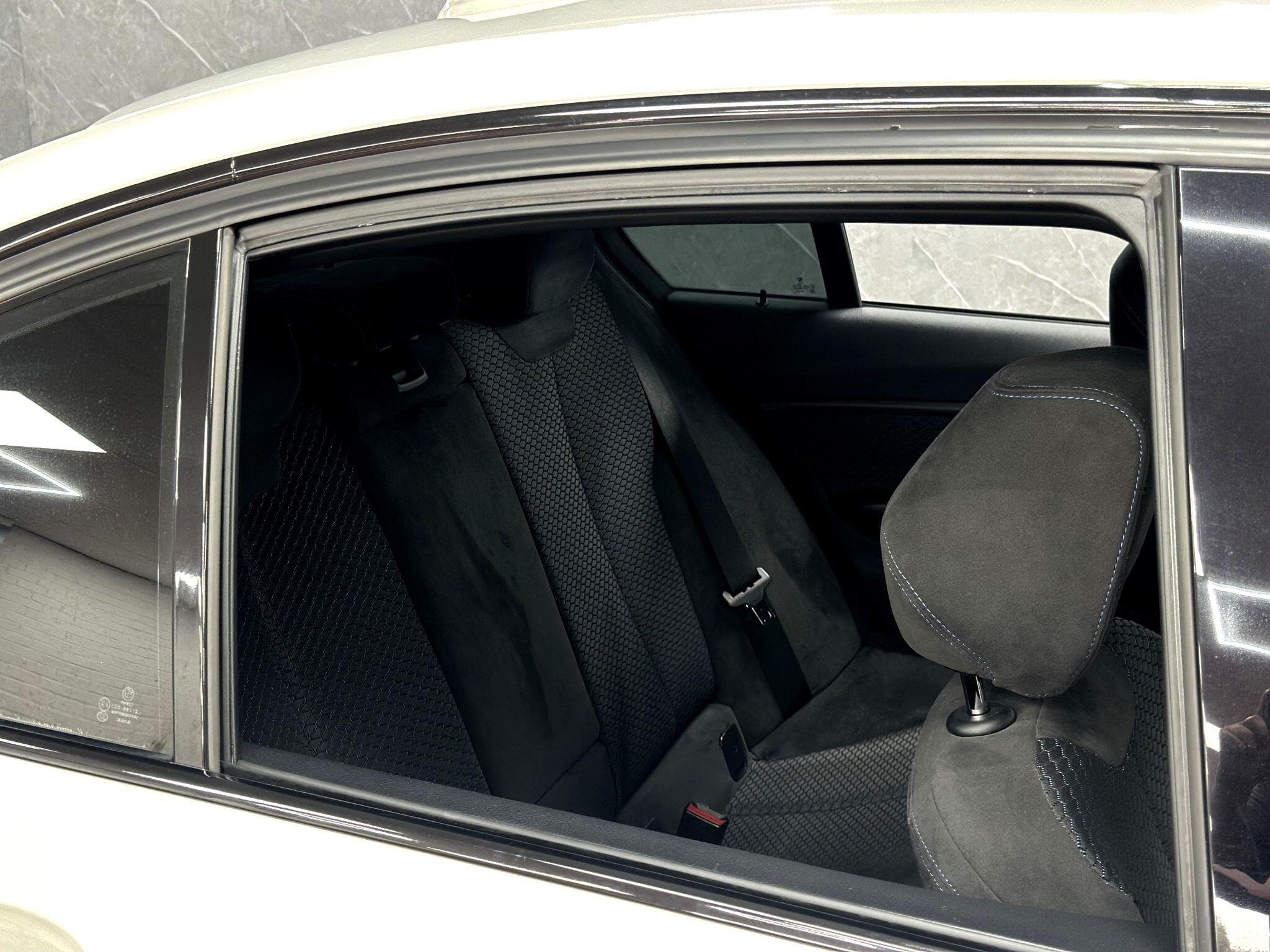 2015 BMW 3 Series - Thumbnail 45