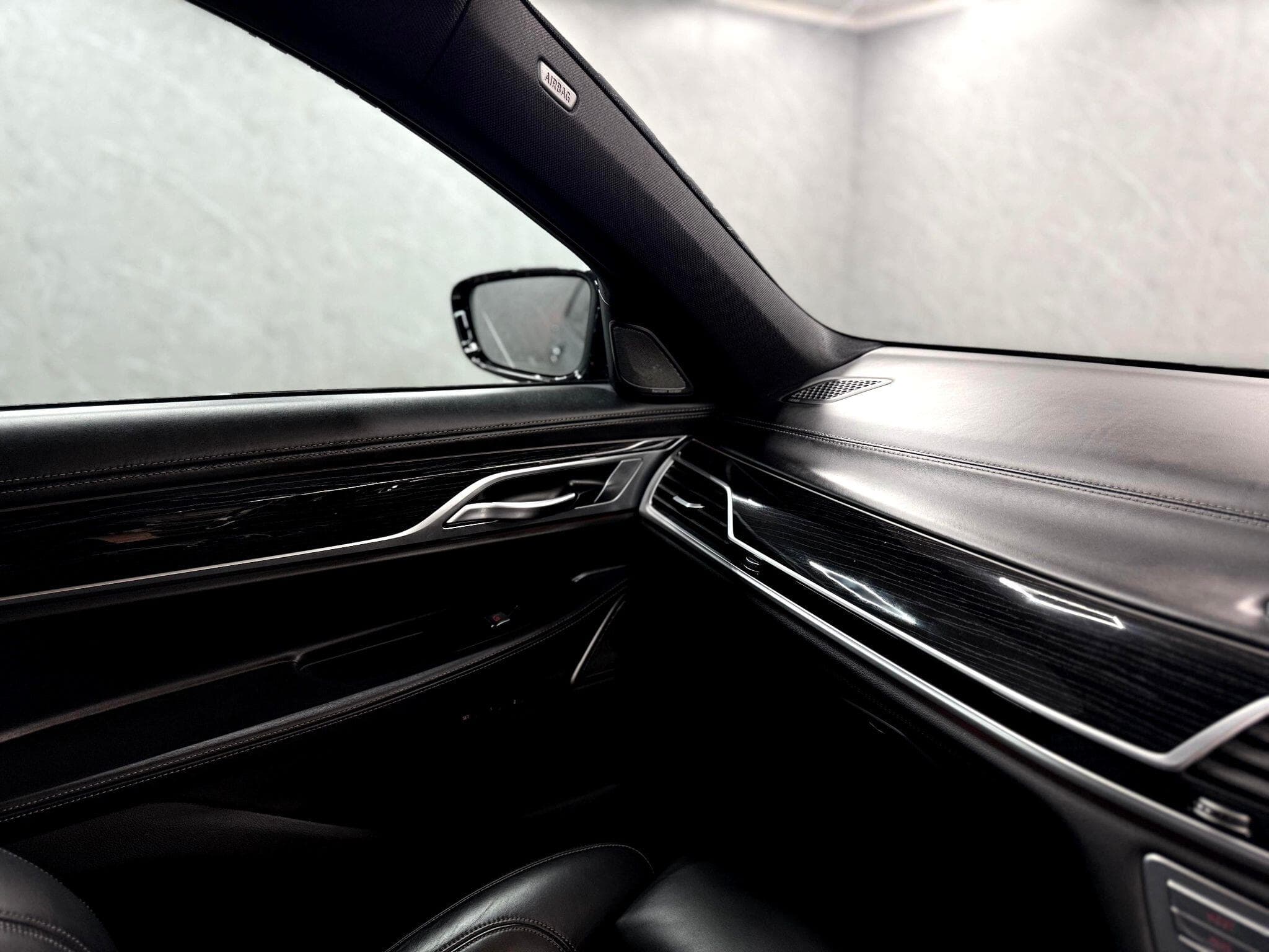 2019 BMW 7 Series - Thumbnail 42