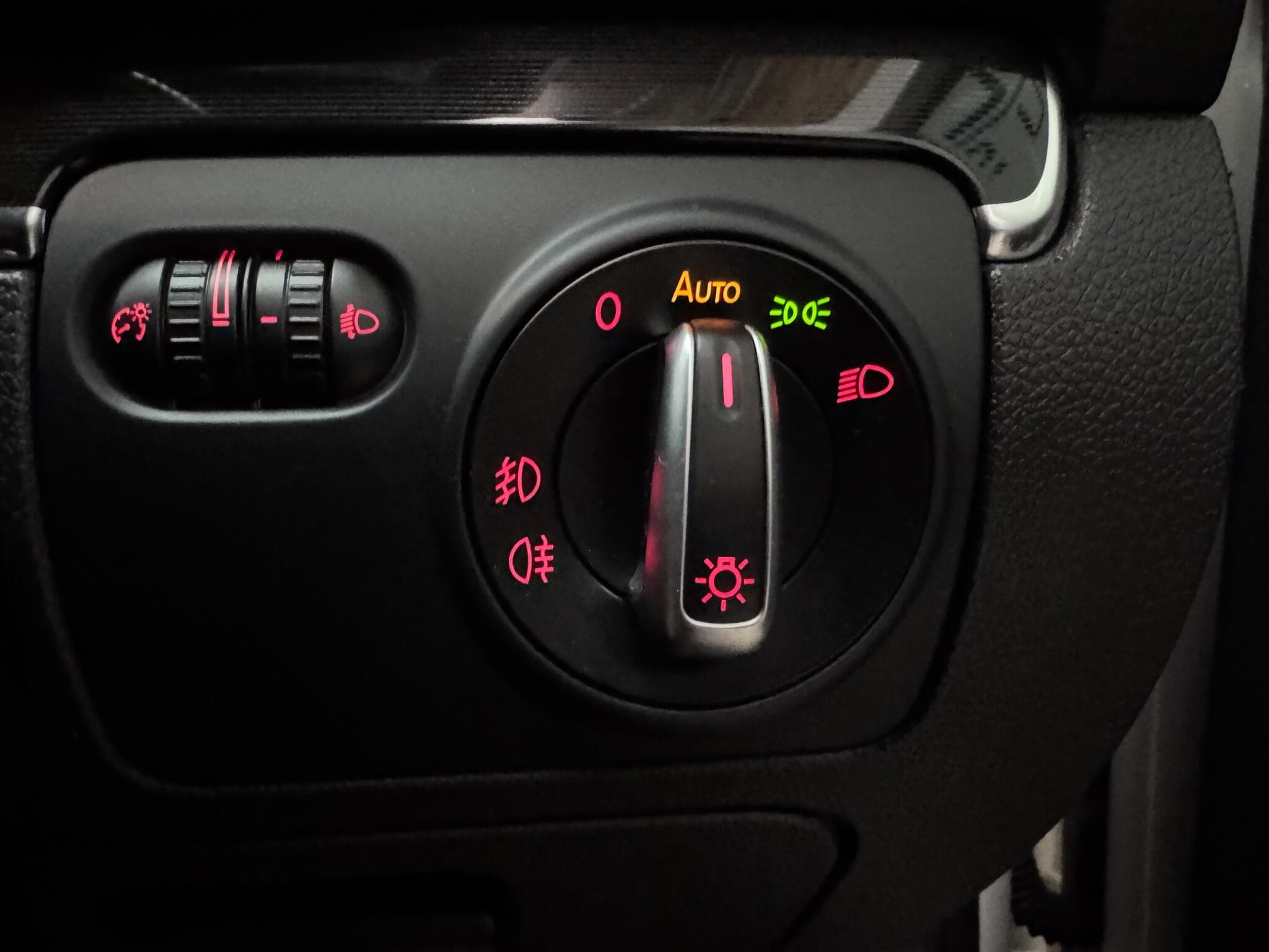 2011 Volkswagen Golf - Thumbnail 19