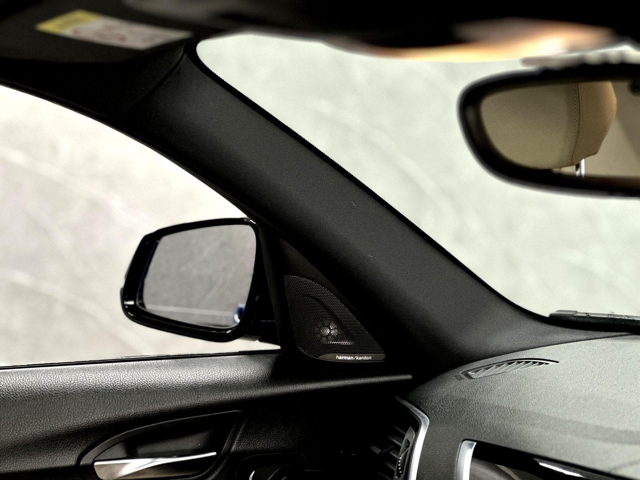 2017 BMW 1 Series - Thumbnail 32