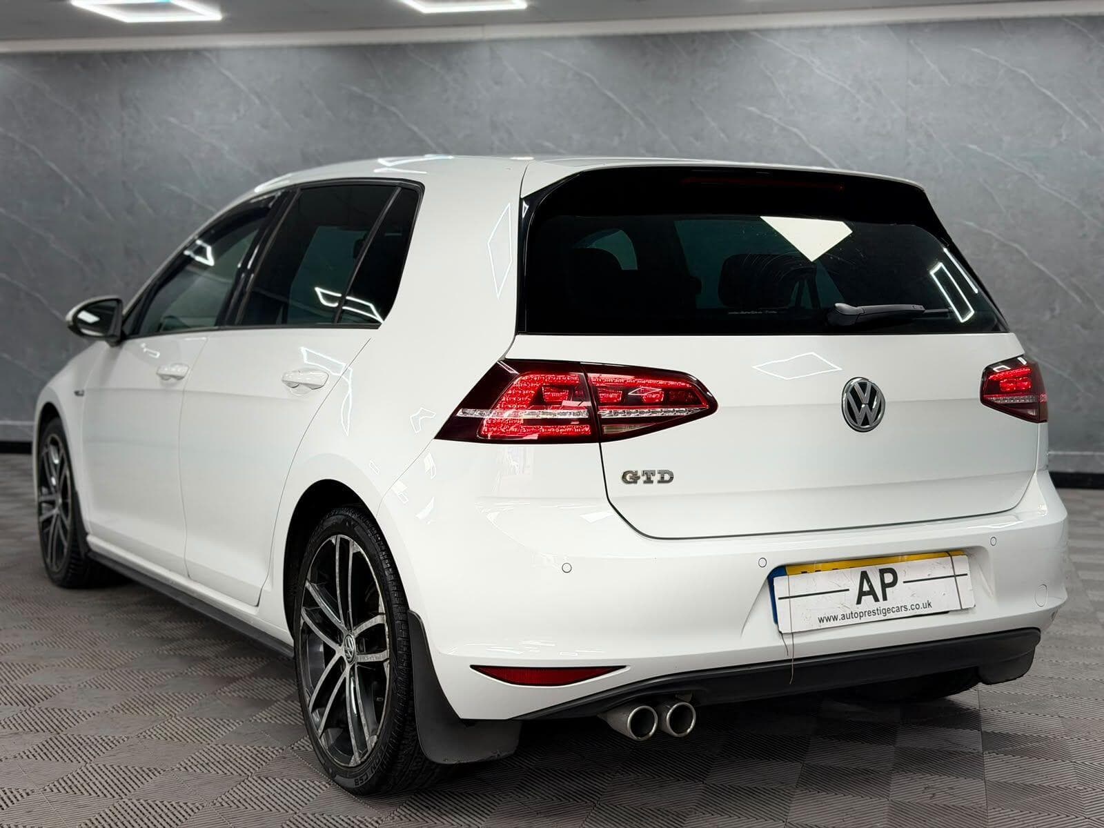 2015 Volkswagen Golf - Thumbnail 9