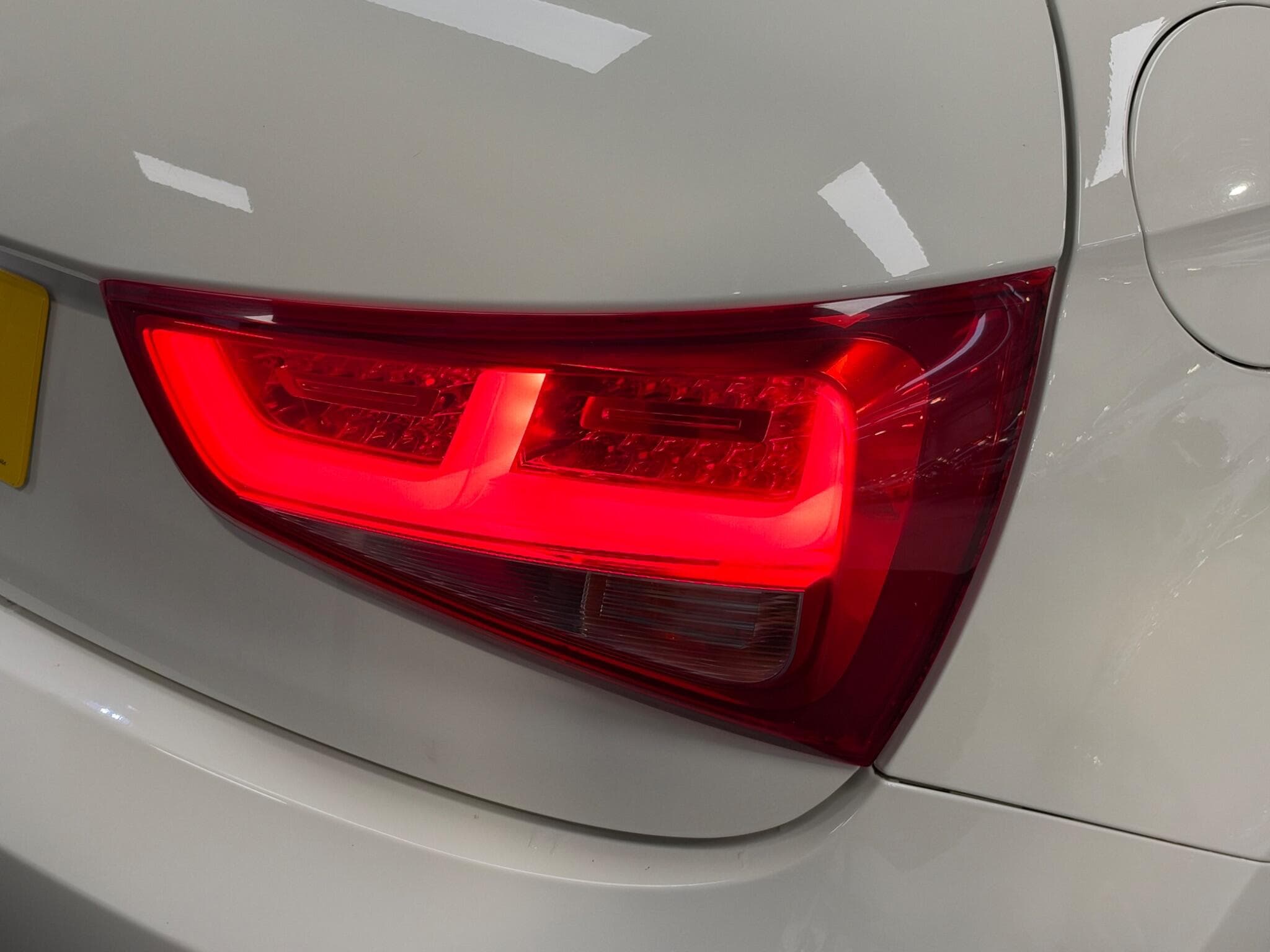 2011 Audi A1 - Thumbnail 40