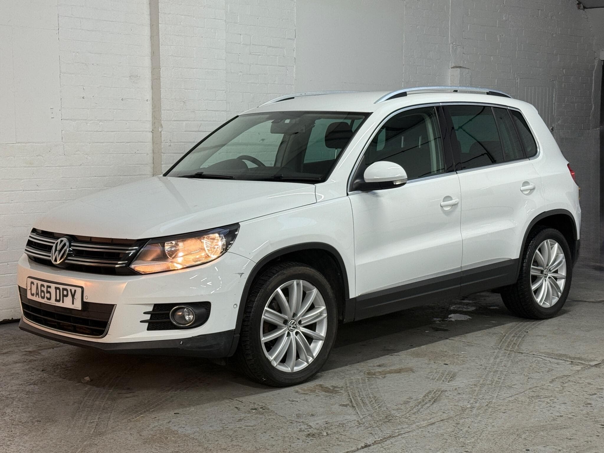 2015 Volkswagen Tiguan - 2