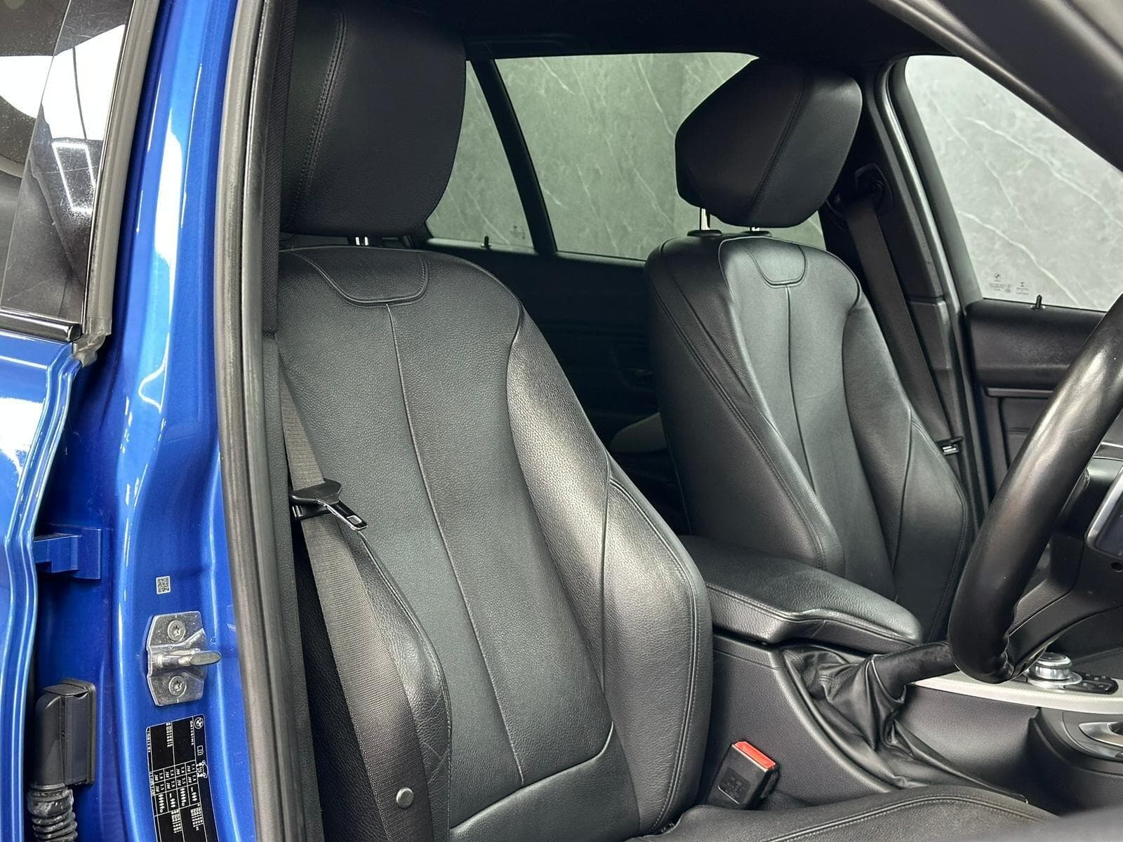 2015 BMW 3 Series - Thumbnail 9