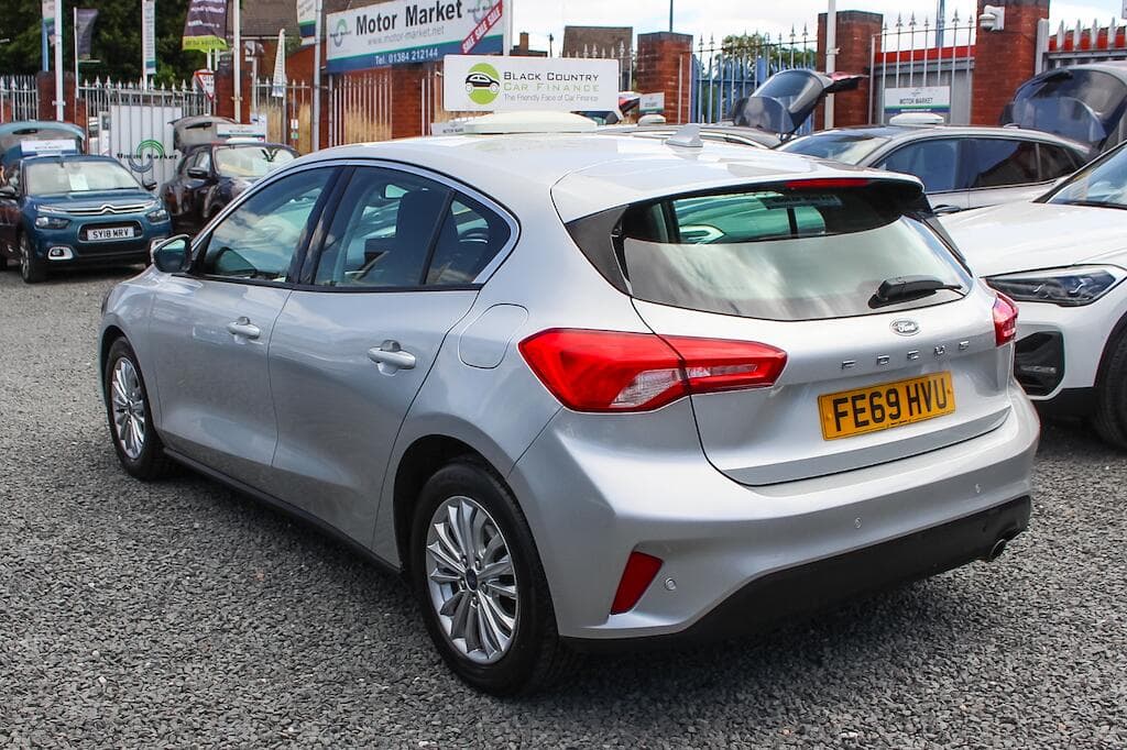 2019 Ford Focus - Thumbnail 6