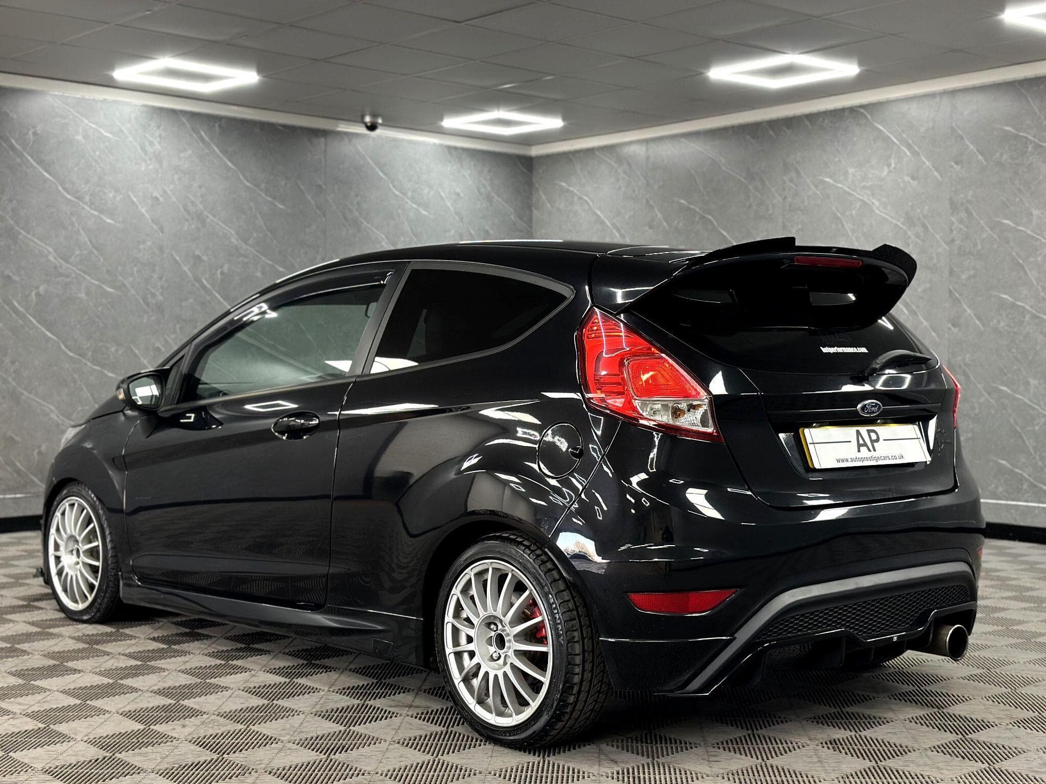 2013 Ford Fiesta - Thumbnail 9