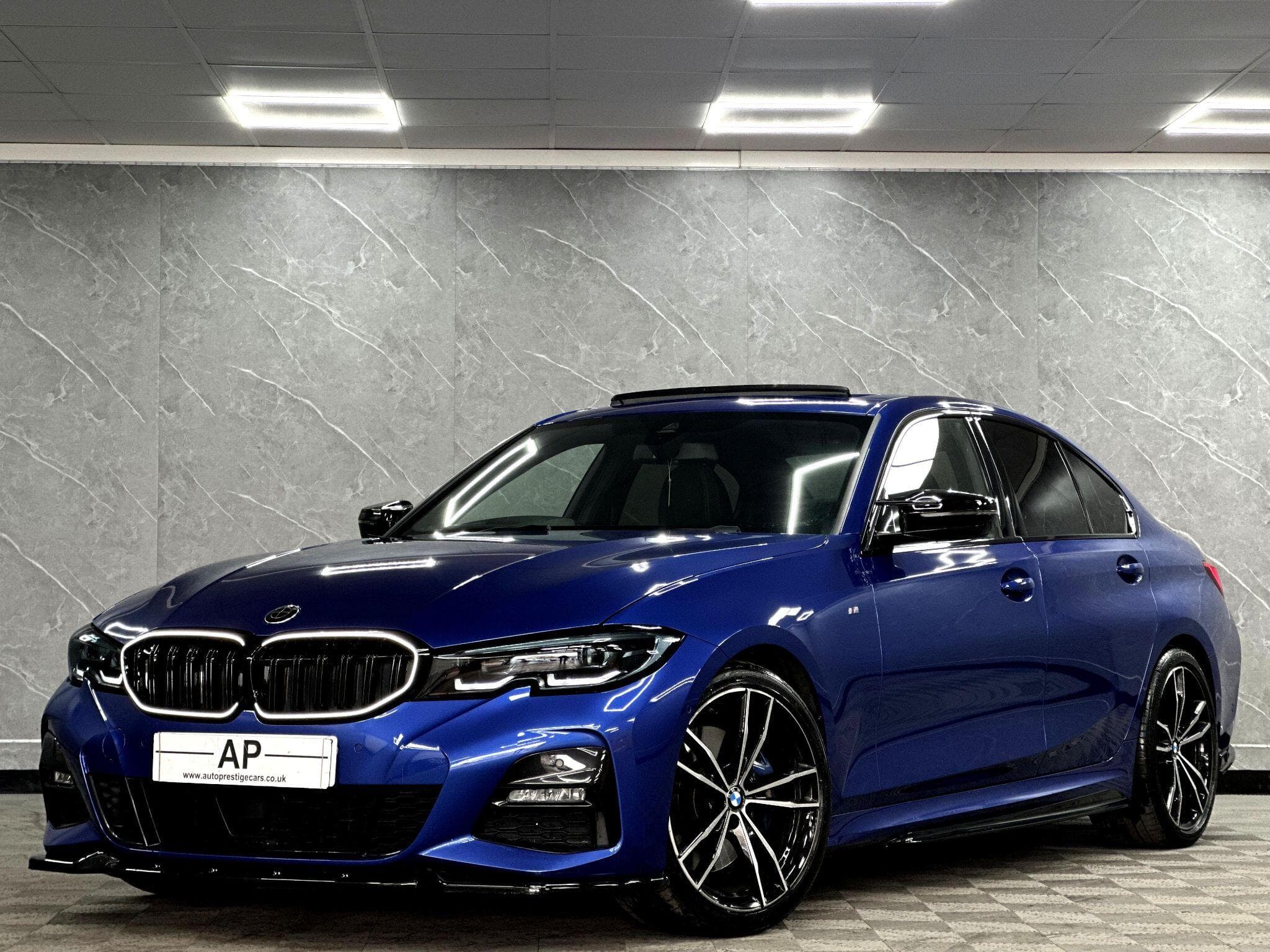 2019 BMW 3 Series - Thumbnail 2