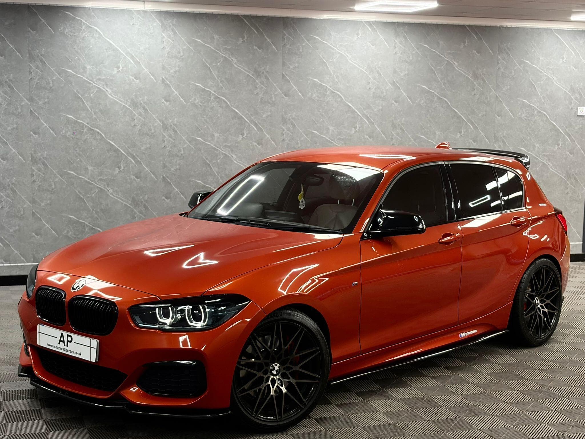 2017 BMW 1 Series - Thumbnail 4