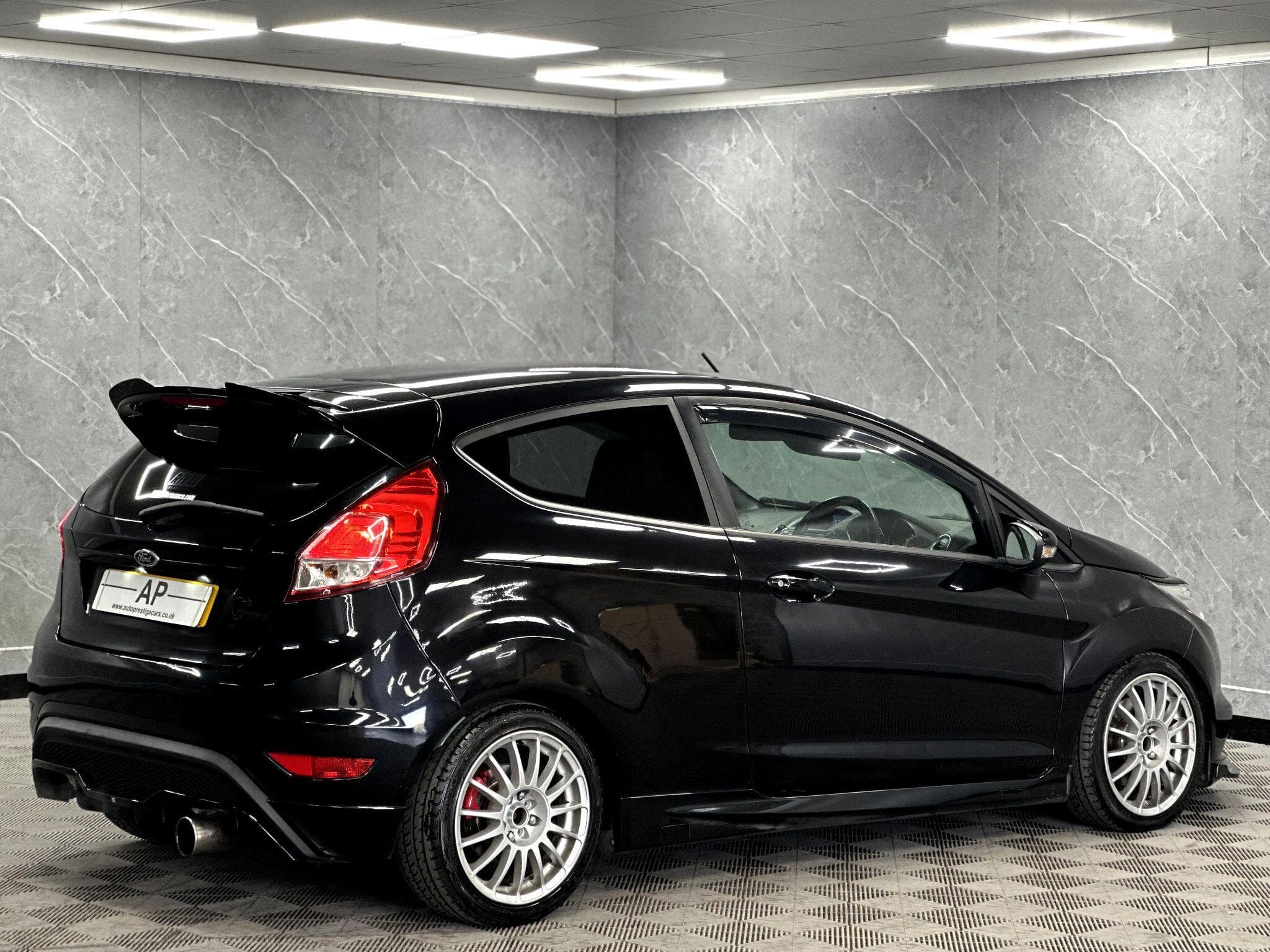 2013 Ford Fiesta - Thumbnail 6