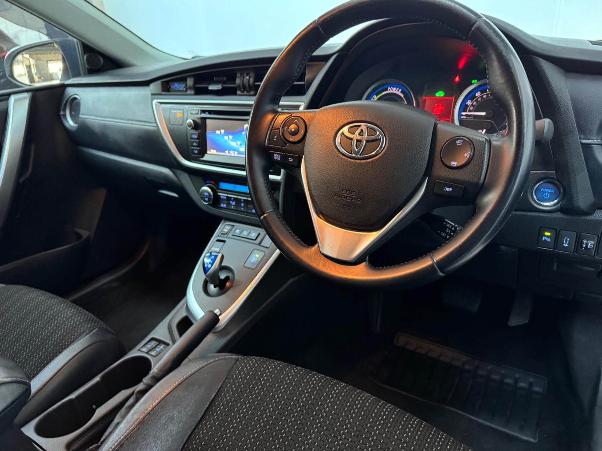 2015 Toyota Auris - Thumbnail 4