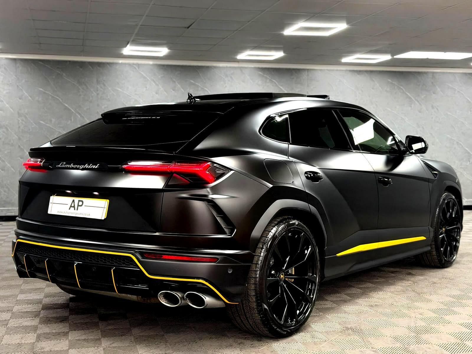 2022 Lamborghini Urus - Thumbnail 25