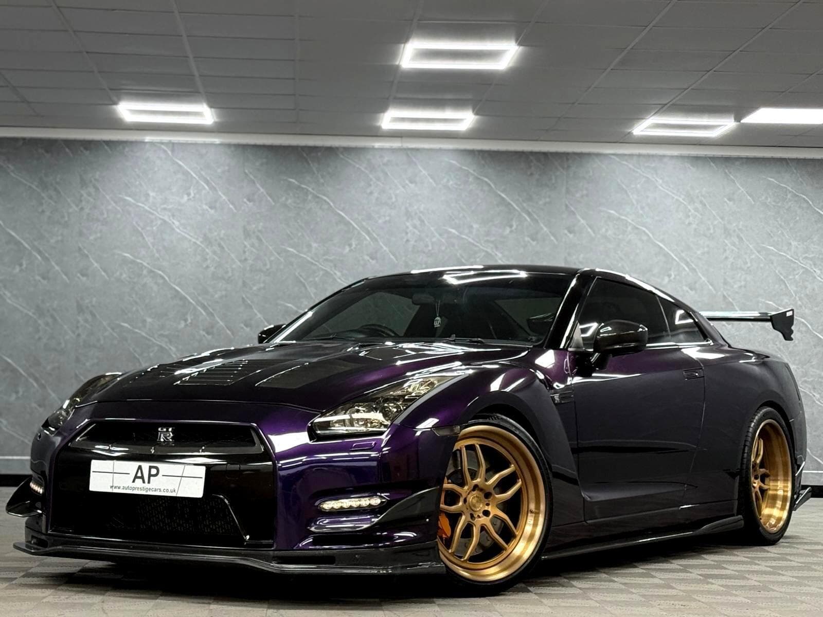 2011 Nissan GT-R - Thumbnail 7