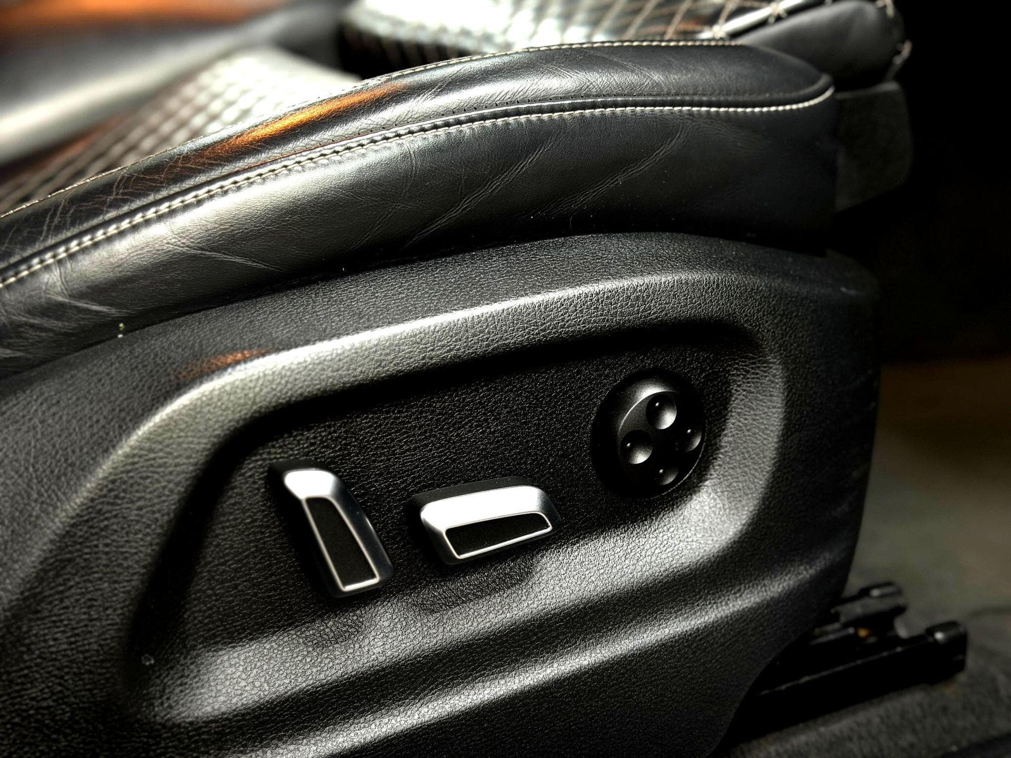 2016 Audi SQ5 - Thumbnail 37