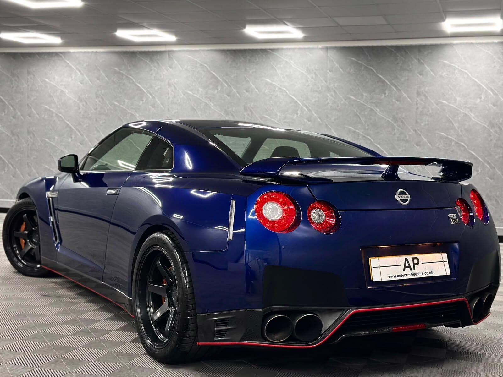 2012 Nissan GT-R - Thumbnail 9