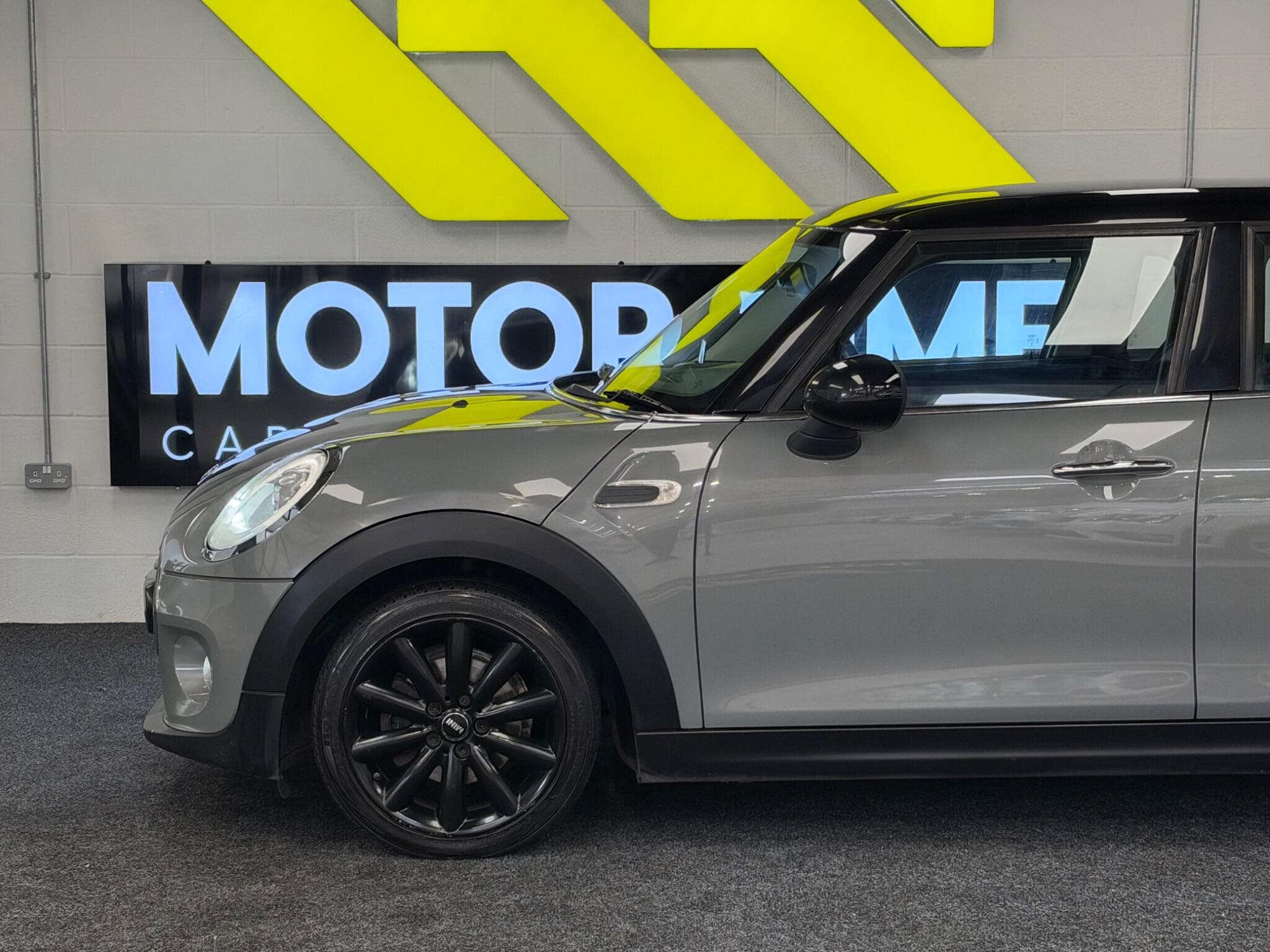 2016 MINI Hatch - Thumbnail 35