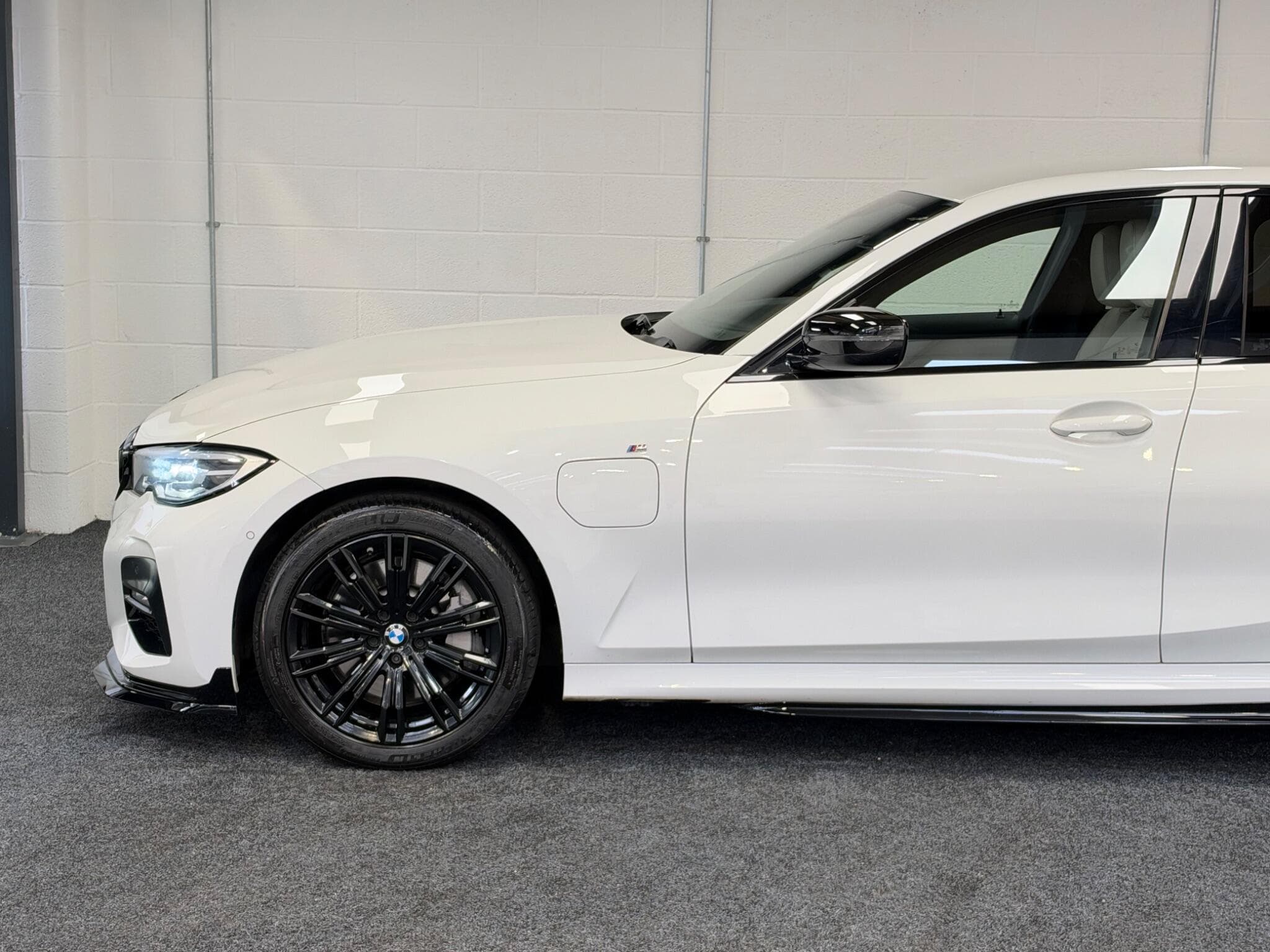 2020 BMW 3 Series - Thumbnail 9