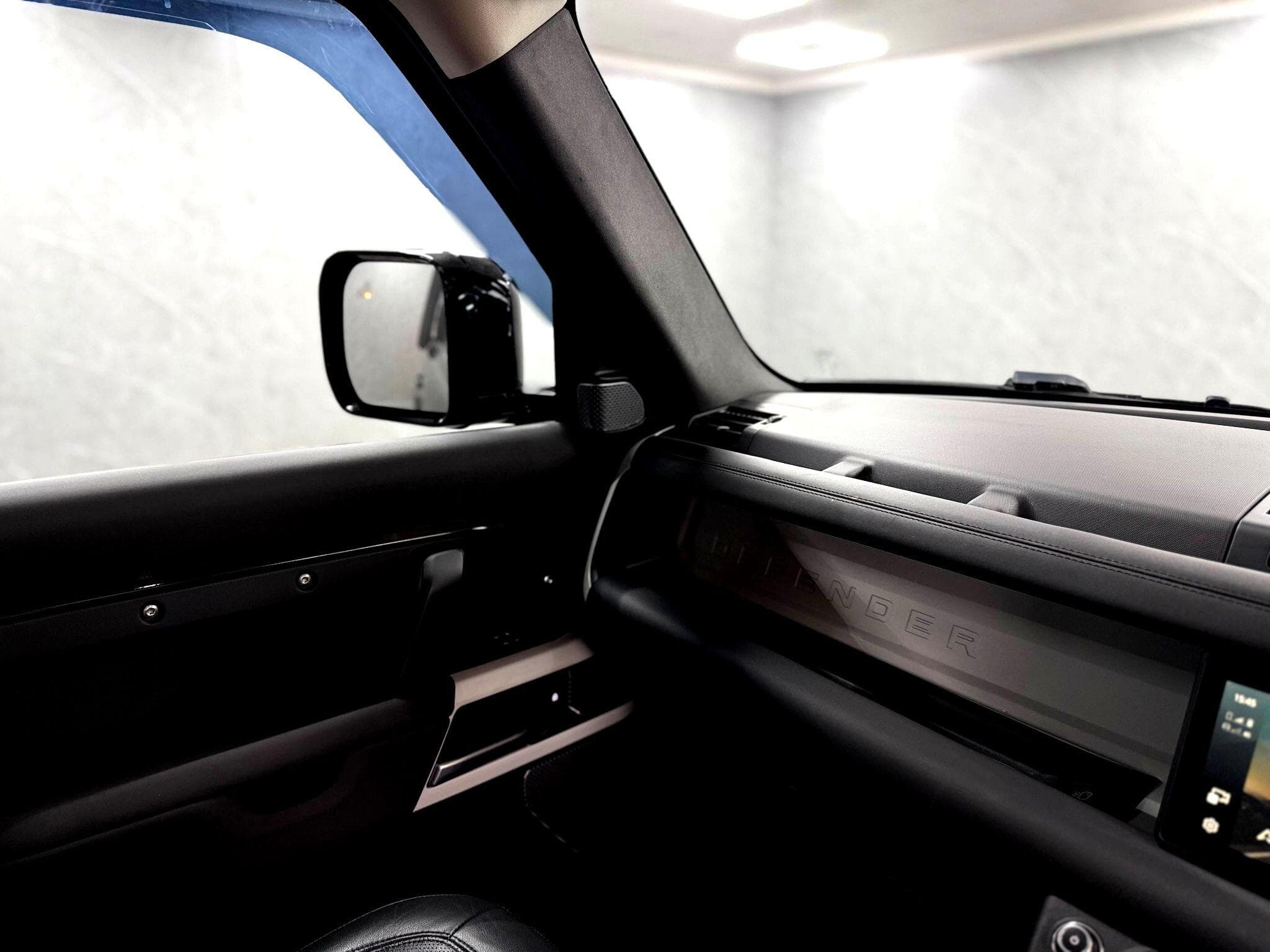 2024 Land Rover Defender 110 - Thumbnail 41