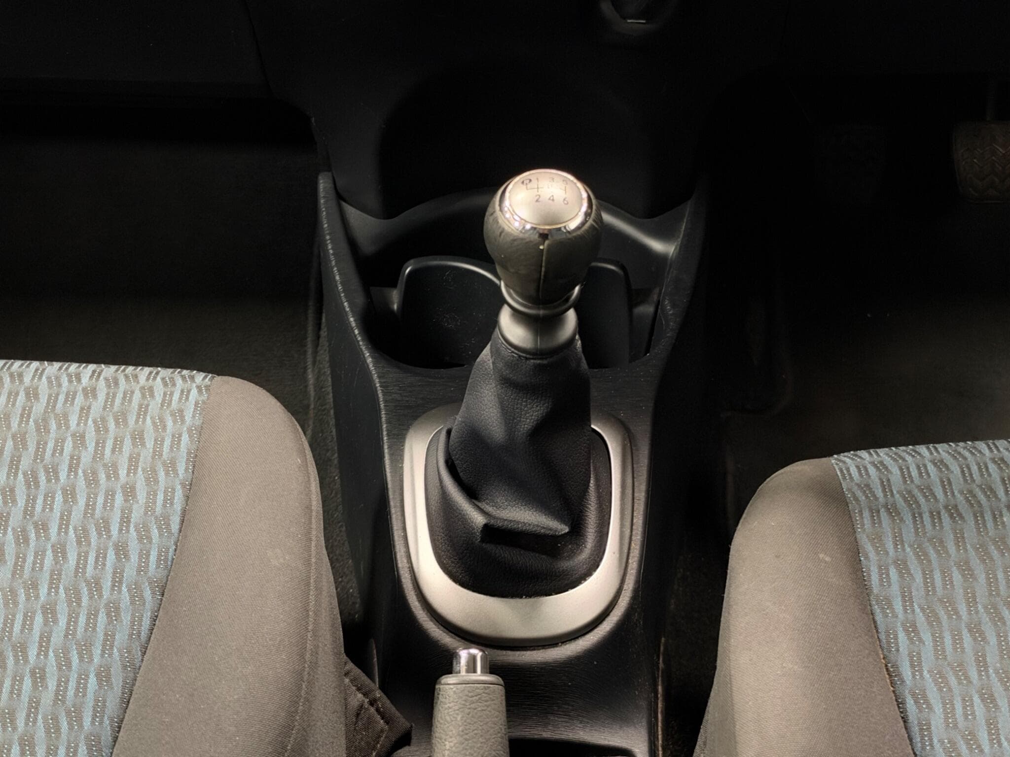 2012 Toyota Yaris - Thumbnail 18