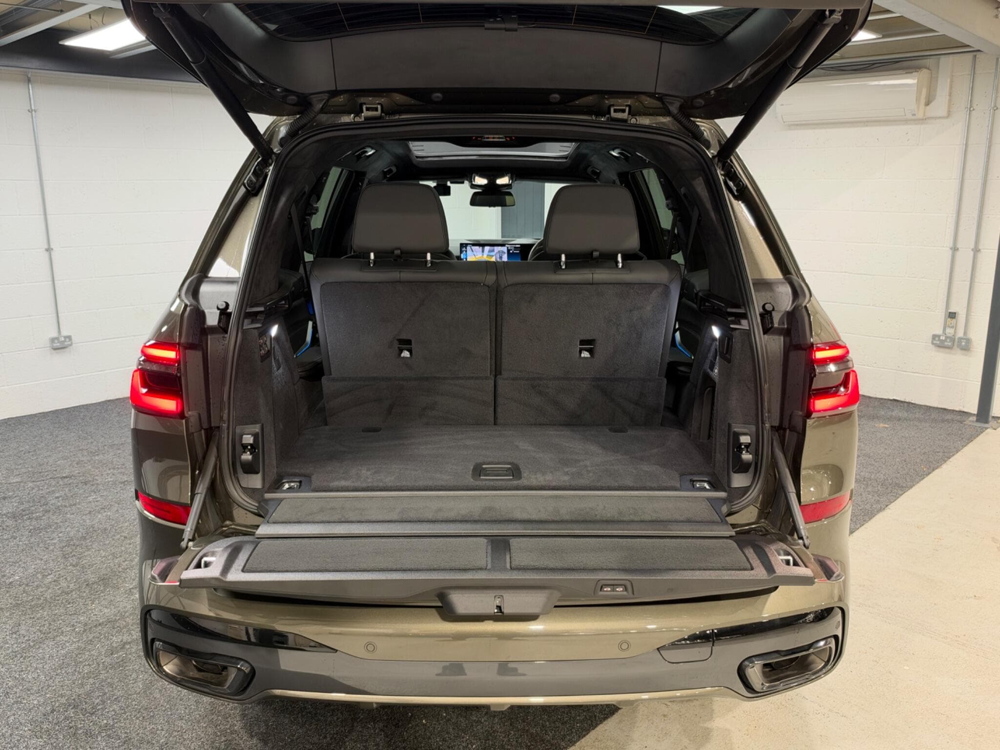 2024 BMW X7 - Thumbnail 48