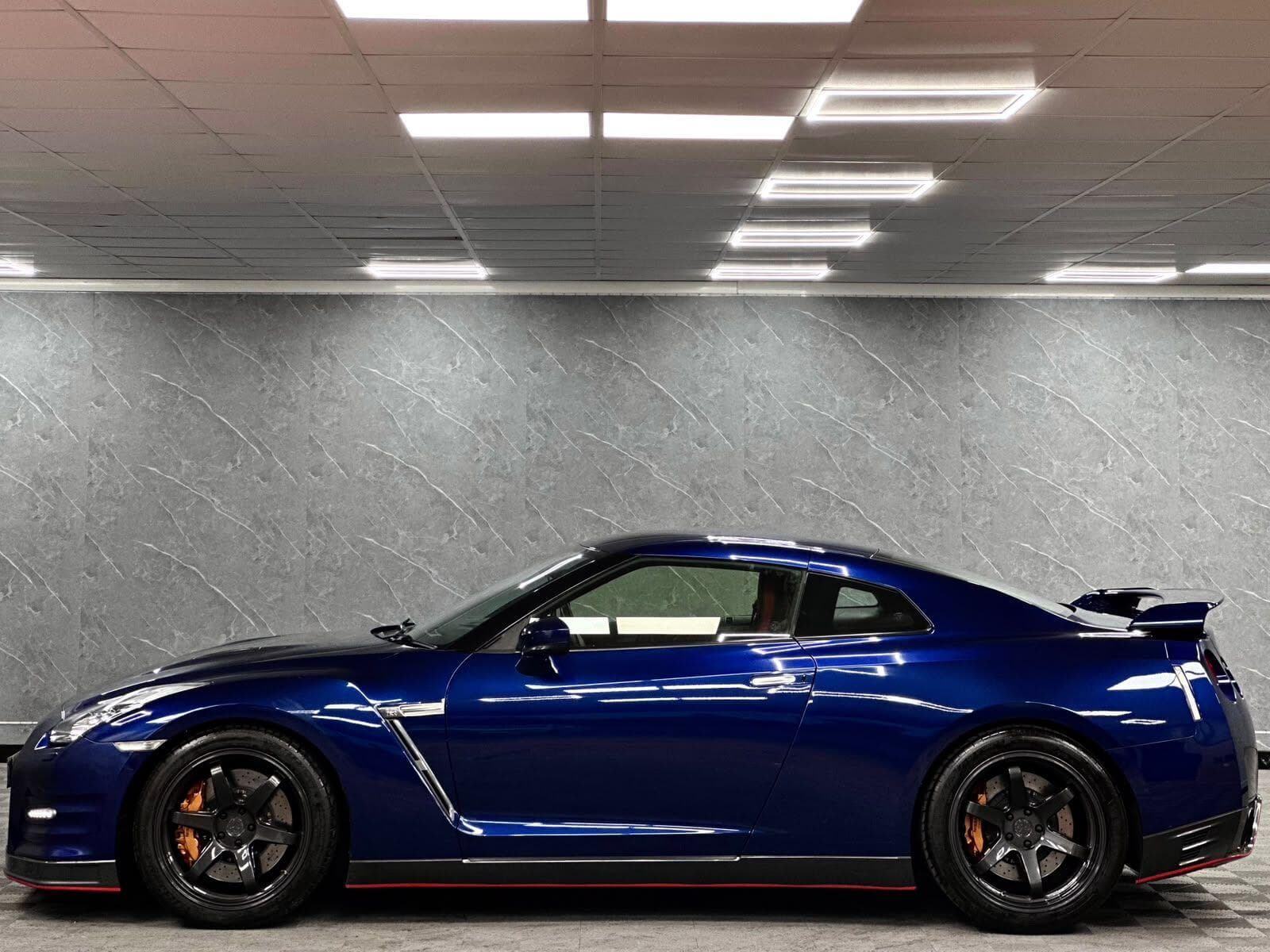 2012 Nissan GT-R - Thumbnail 13