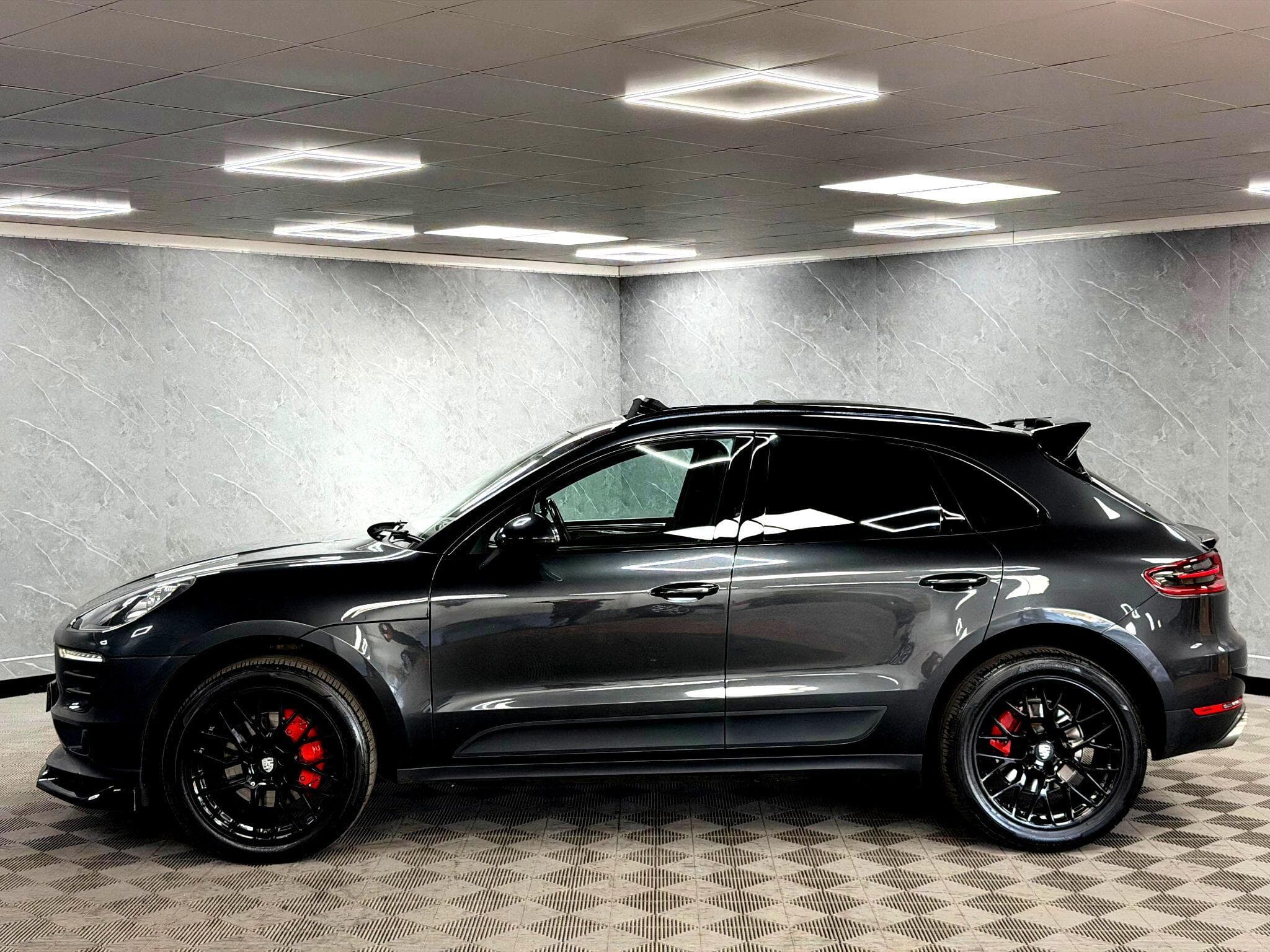 2016 Porsche Macan - Thumbnail 15