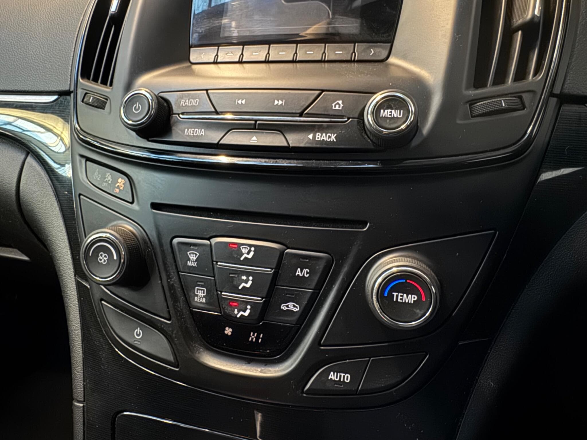 2015 Vauxhall Insignia - Thumbnail 15