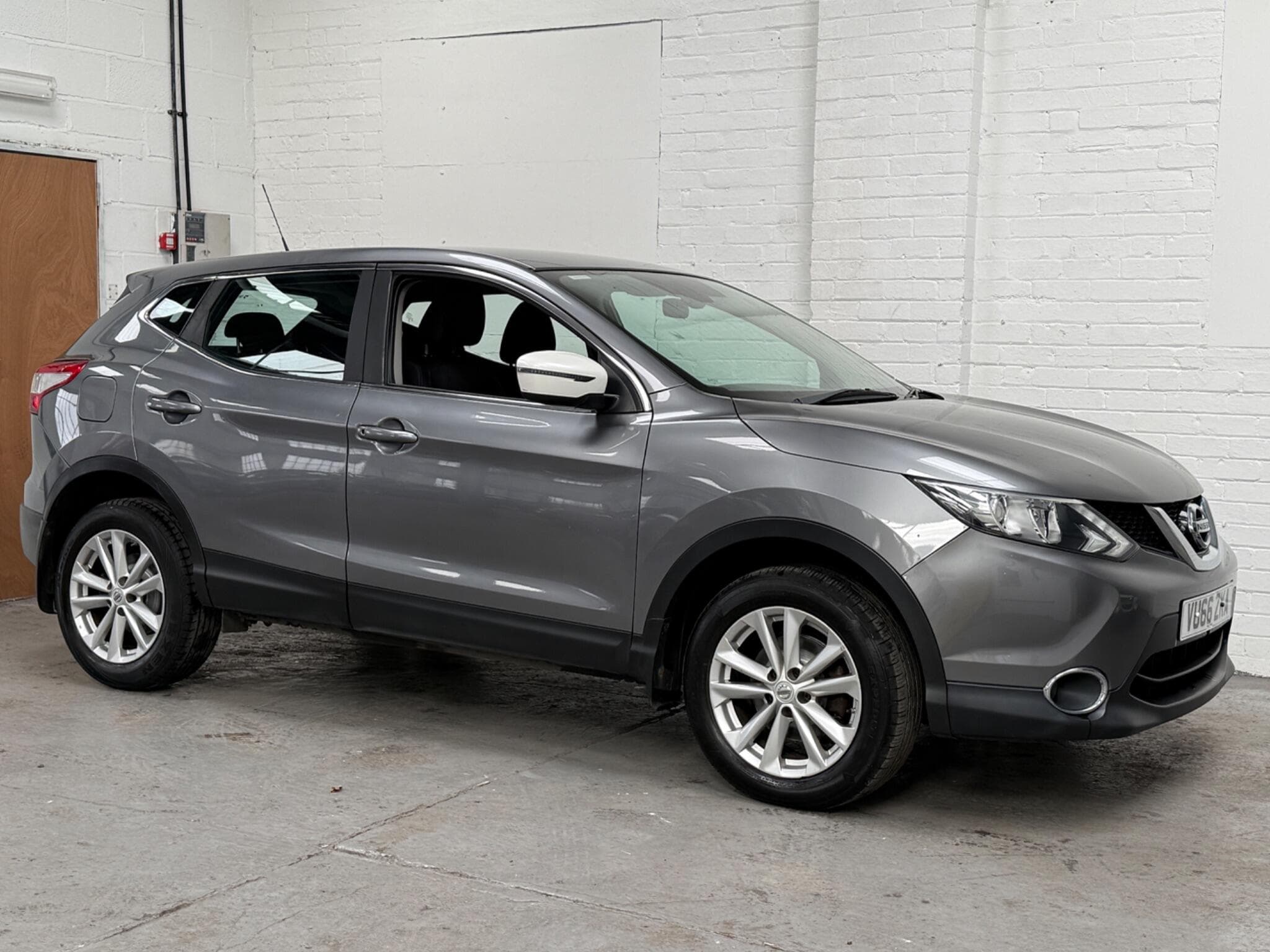 2016 Nissan Qashqai - Thumbnail 10