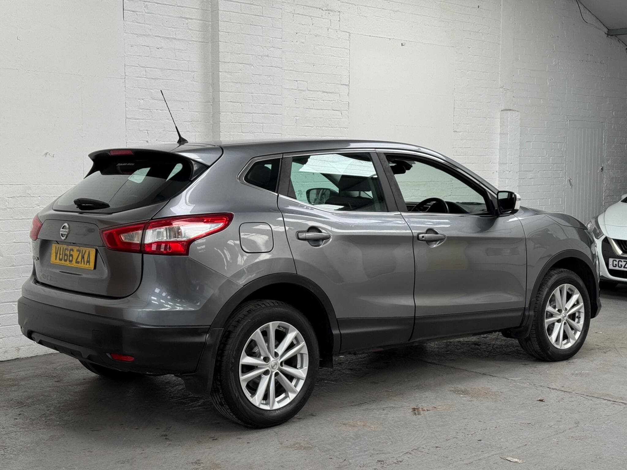 2016 Nissan Qashqai - Thumbnail 9