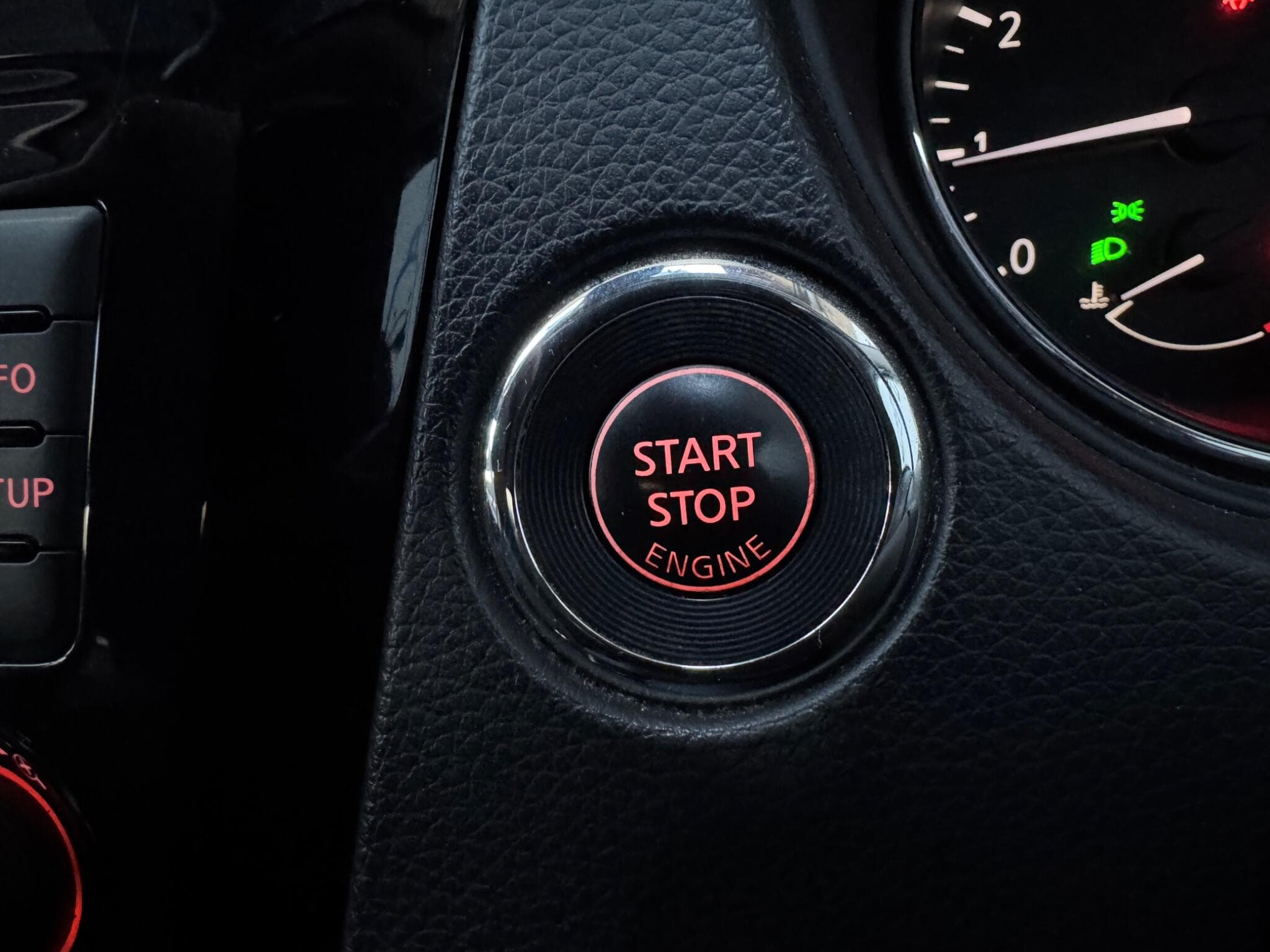 2015 Nissan Qashqai - Thumbnail 20