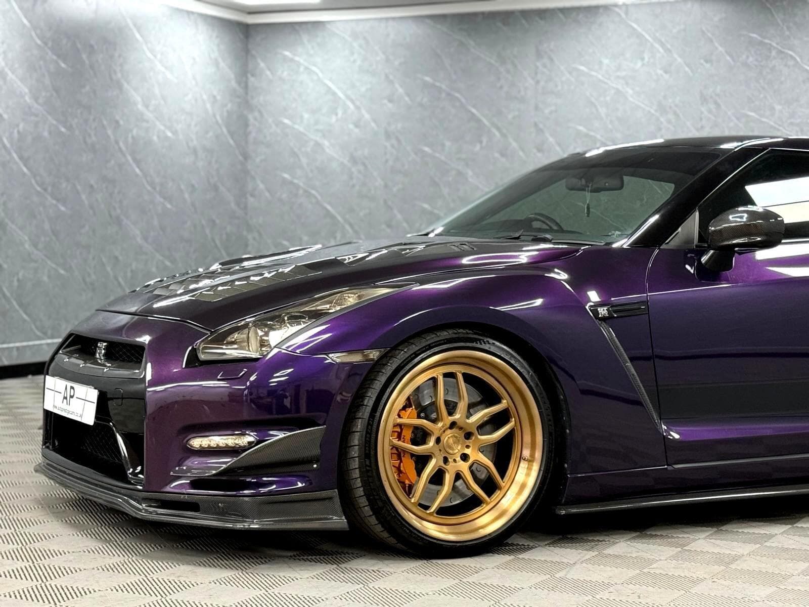 2011 Nissan GT-R - Thumbnail 18