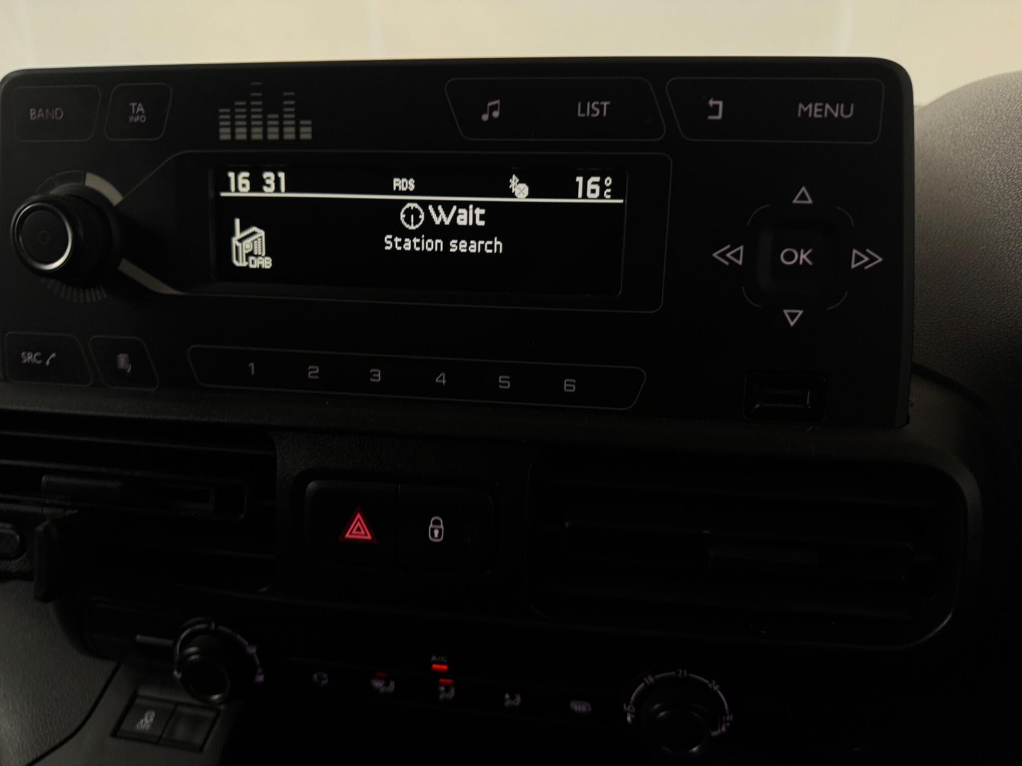 2019 Vauxhall Combo - Thumbnail 10
