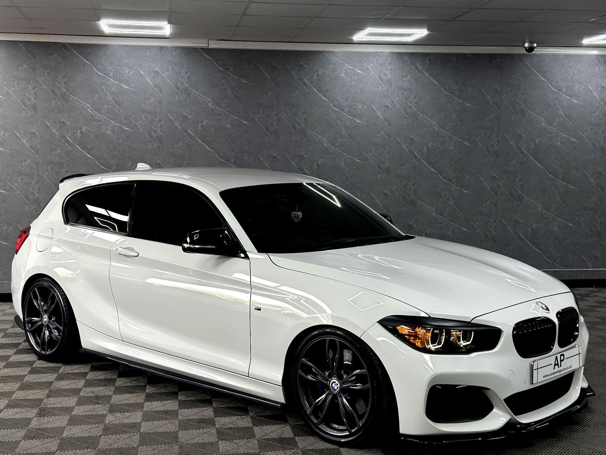 2018 BMW 1 Series - Thumbnail 26