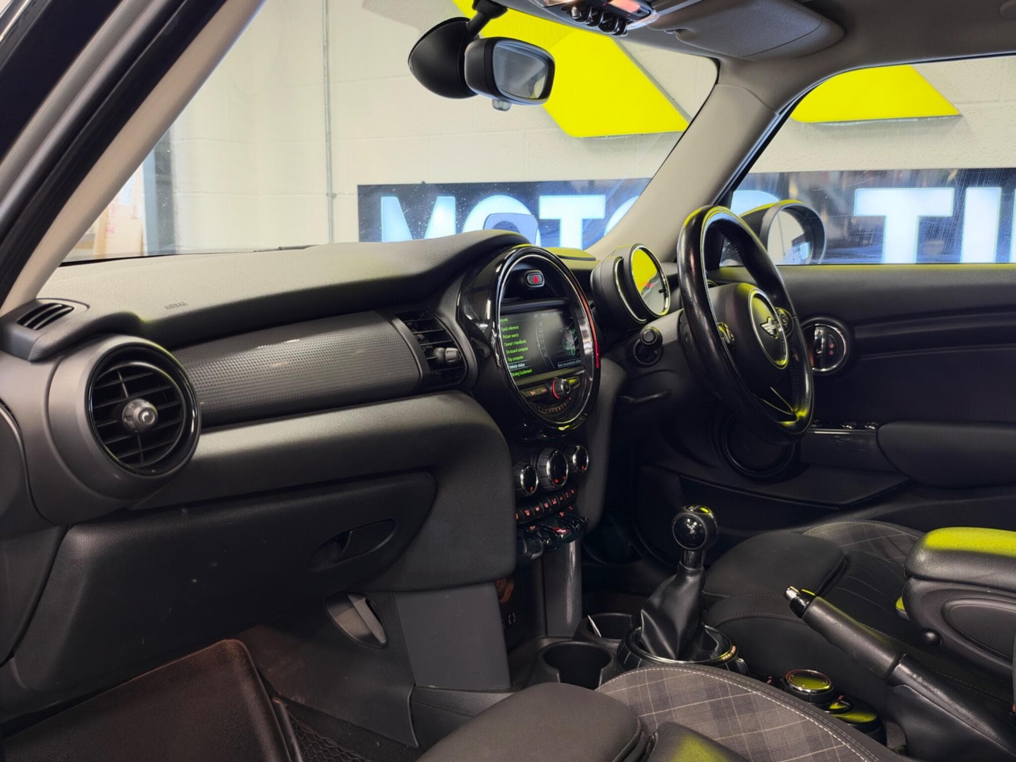 2016 MINI Hatch - Thumbnail 13