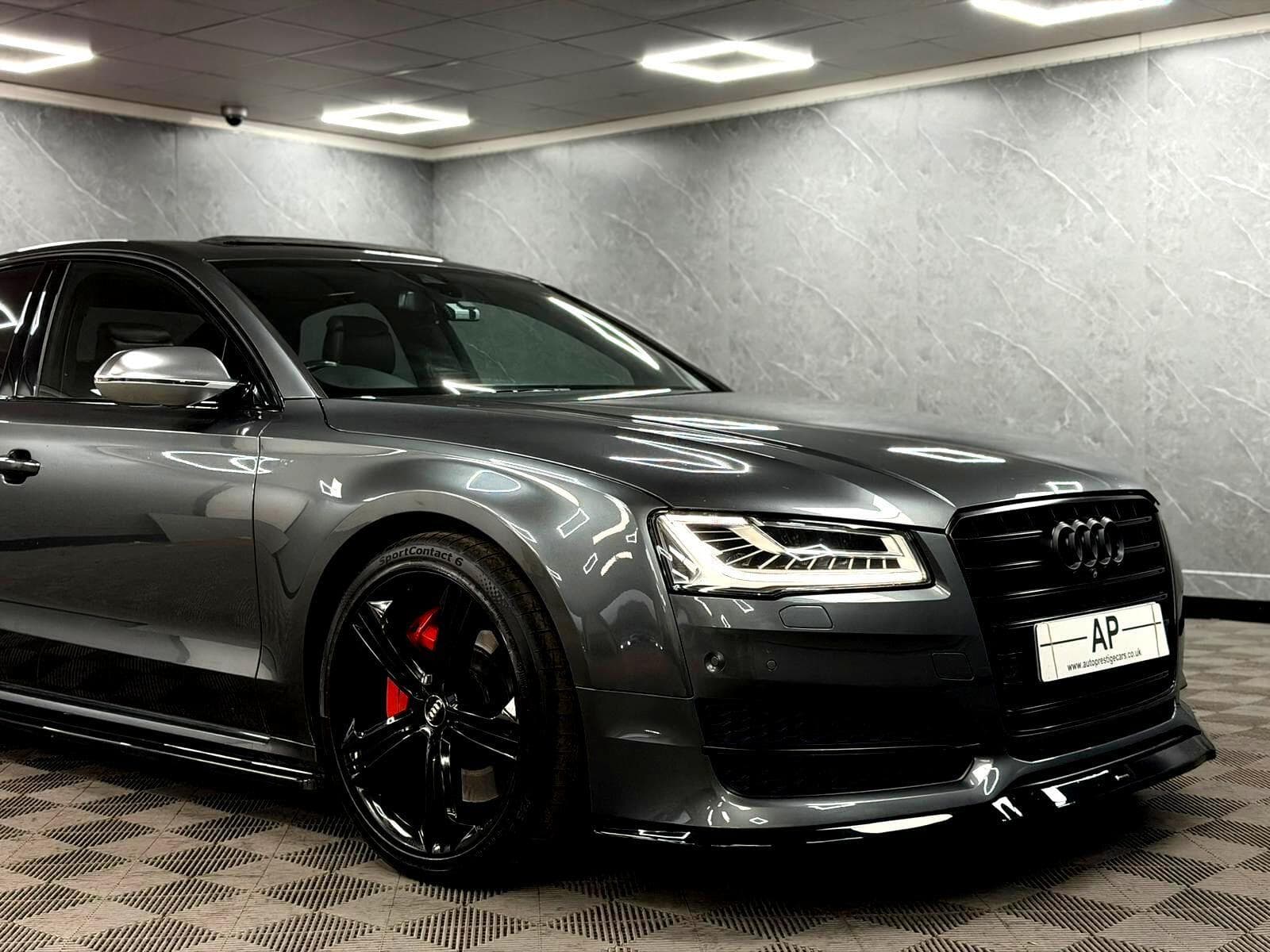 2015 Audi S8 - Thumbnail 36