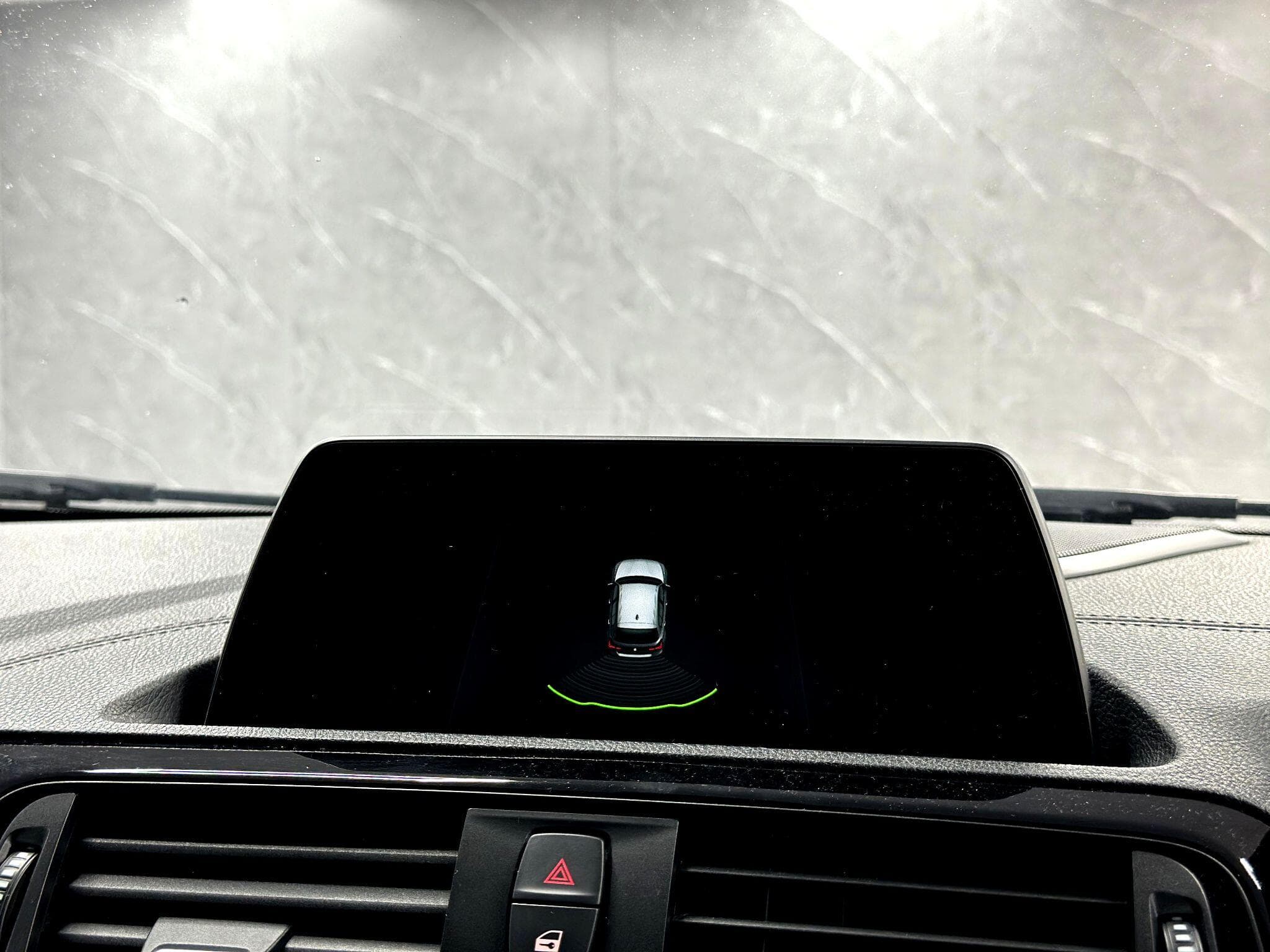 2017 BMW 1 Series - Thumbnail 27