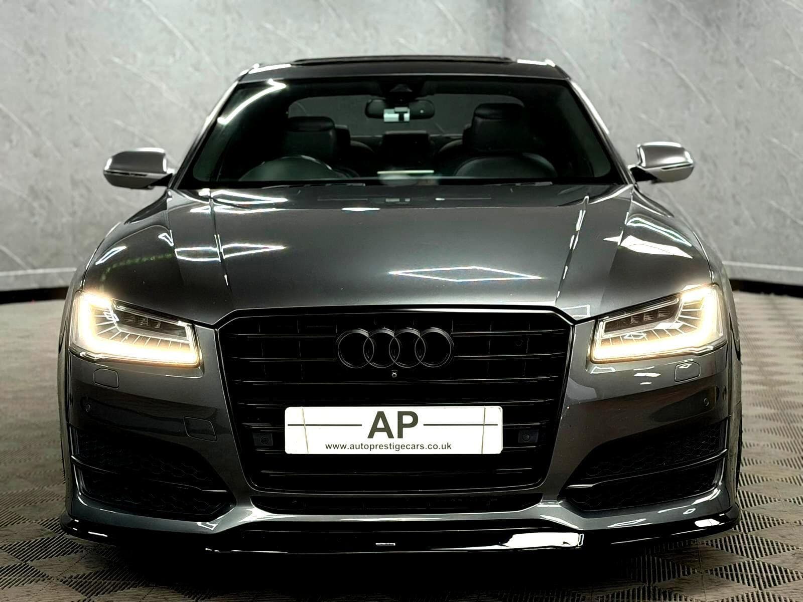 2015 Audi S8 - Thumbnail 16