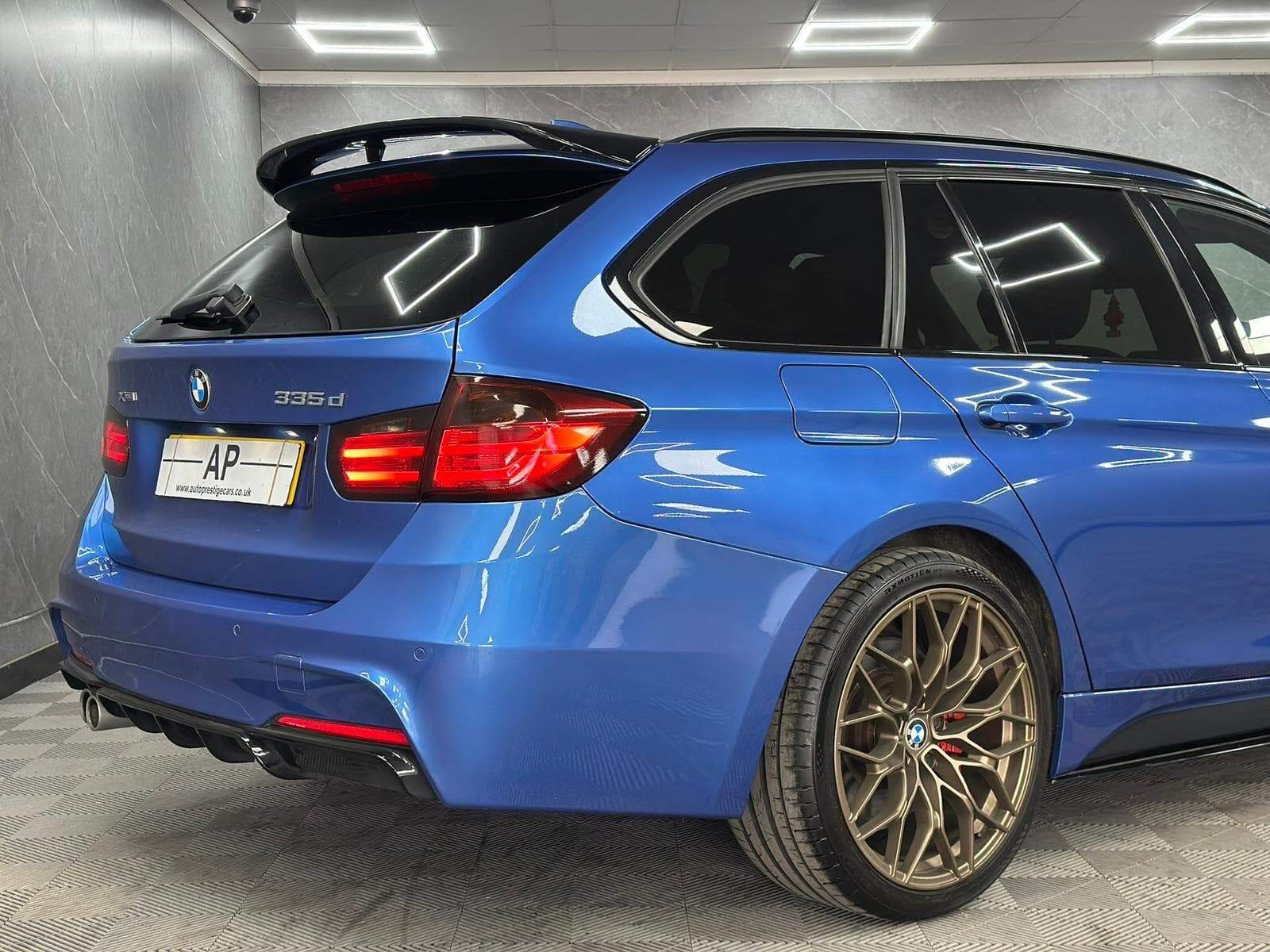 2015 BMW 3 Series - Thumbnail 40