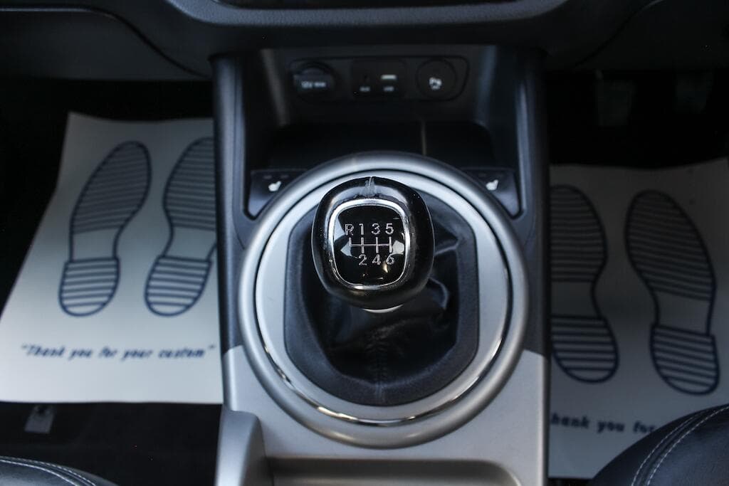 2015 Kia Sportage - Thumbnail 27