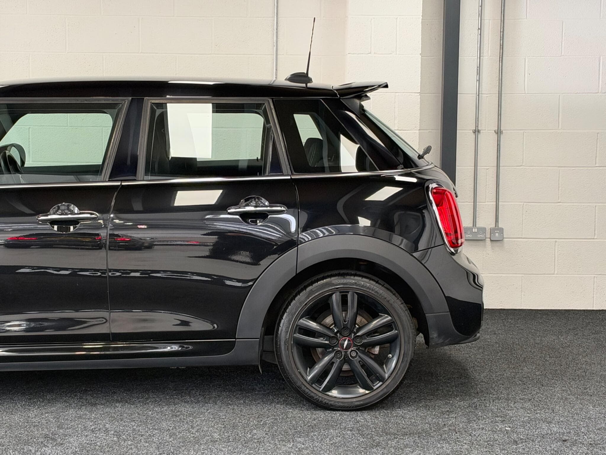 2018 MINI Hatch - Thumbnail 40