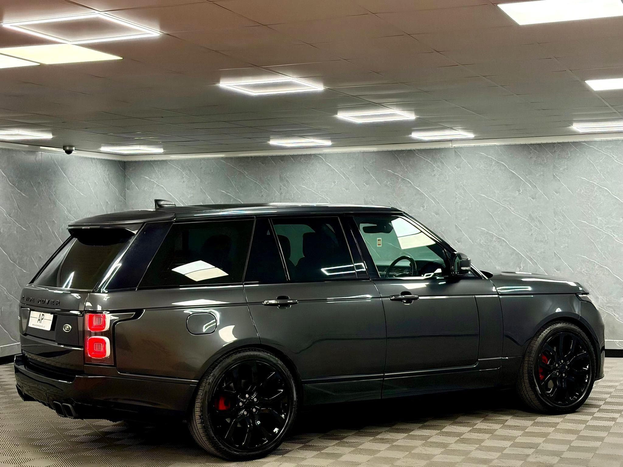 2018 Land Rover Range Rover - Thumbnail 18