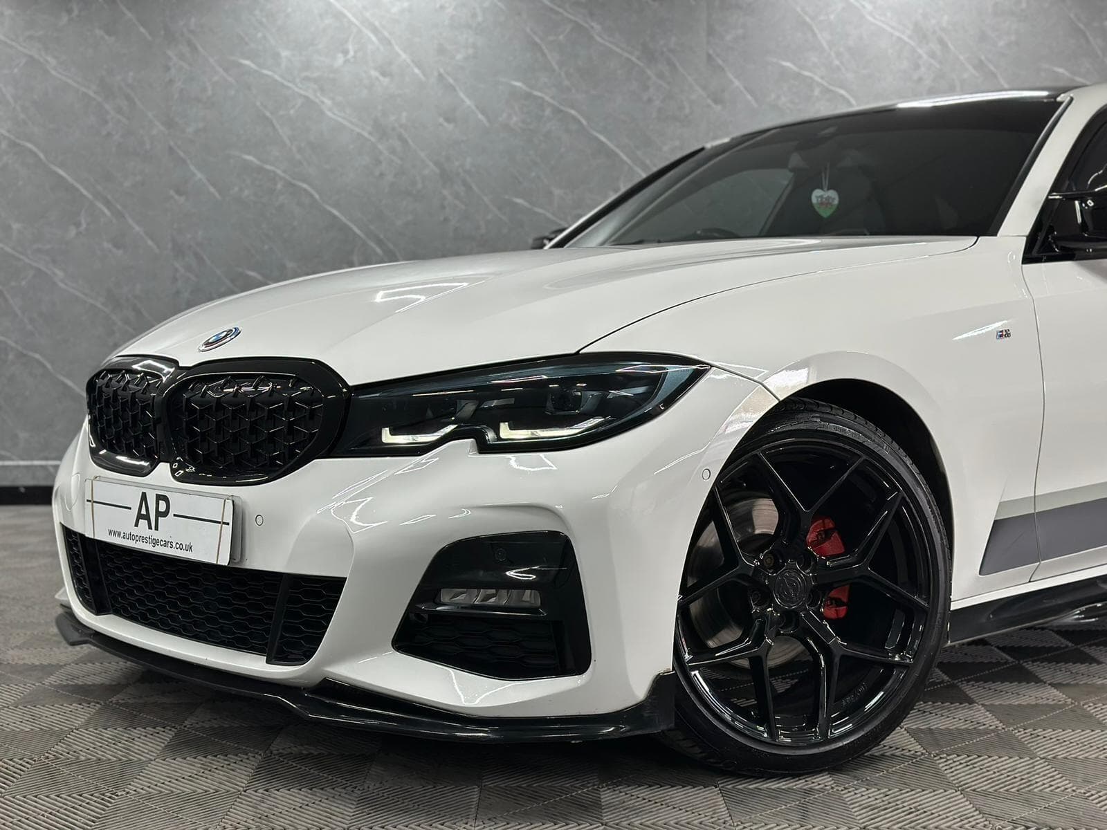 2020 BMW 3 Series - Thumbnail 25