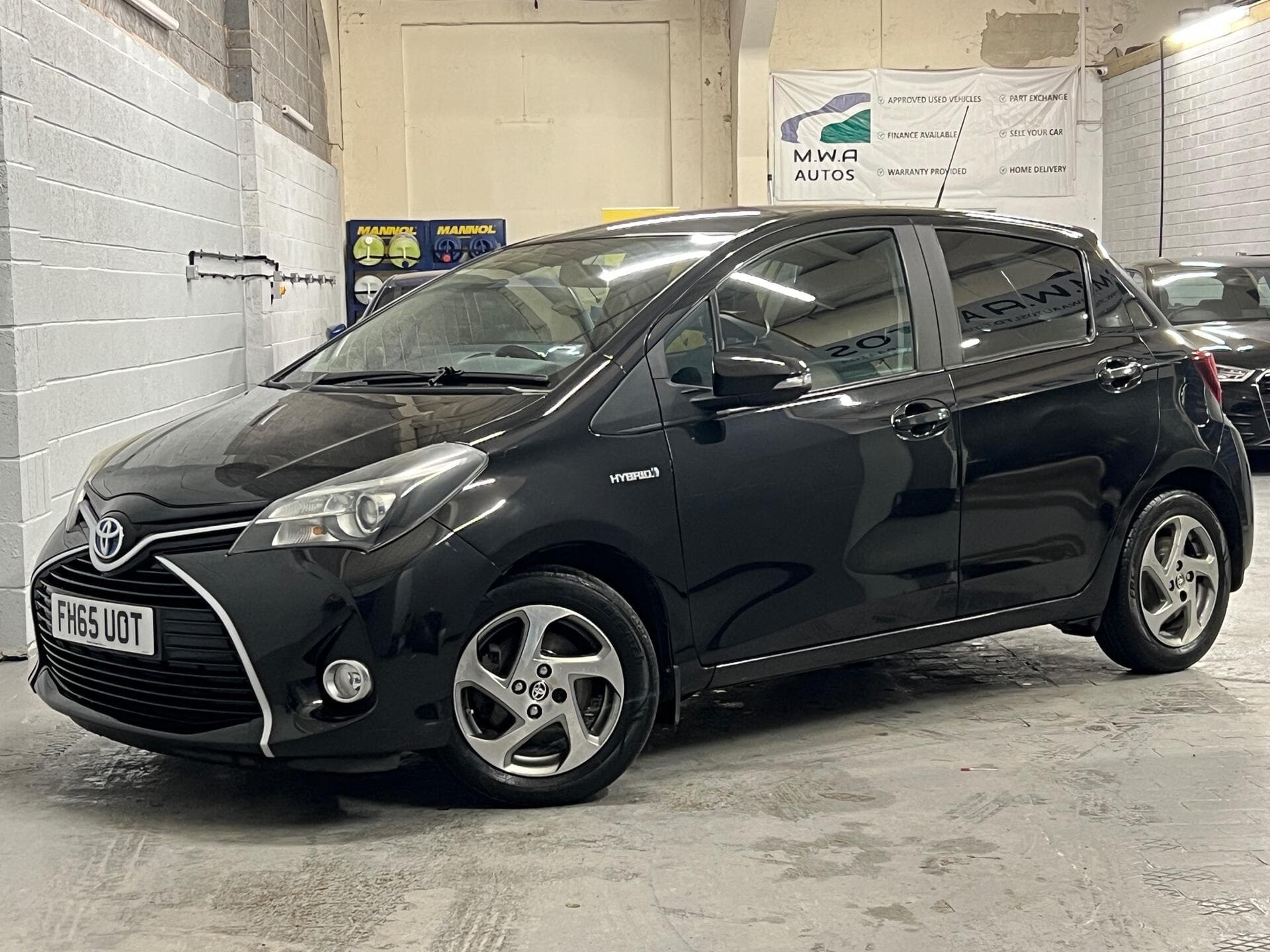 2016 Toyota Yaris - Thumbnail 16