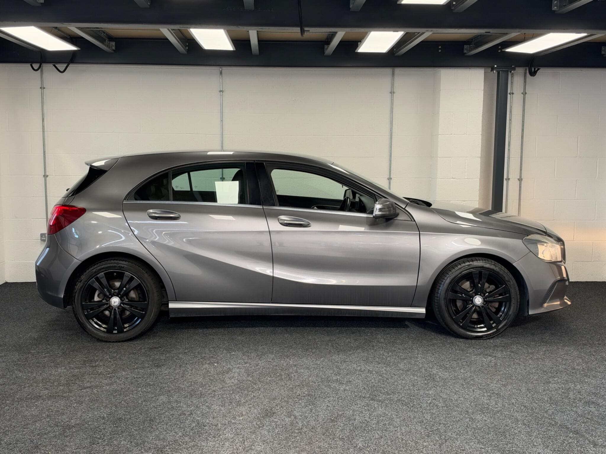 2017 Mercedes-Benz A Class - Thumbnail 4